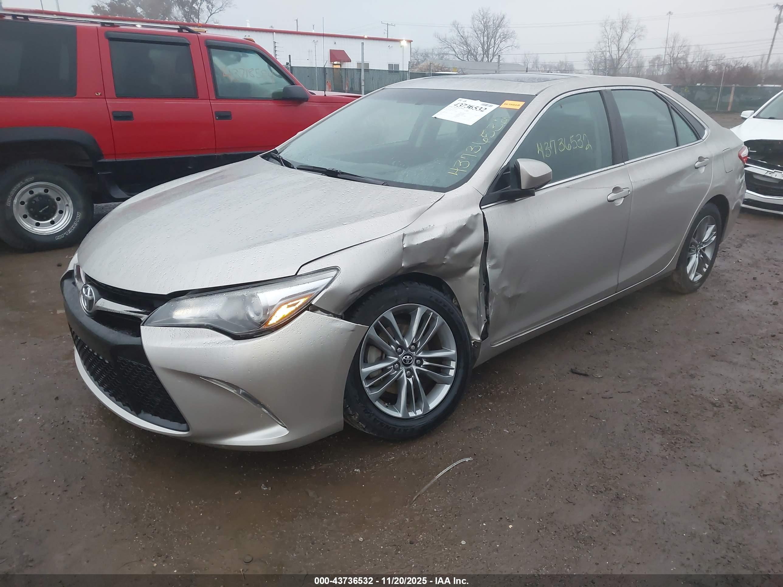 TOYOTA CAMRY image 2