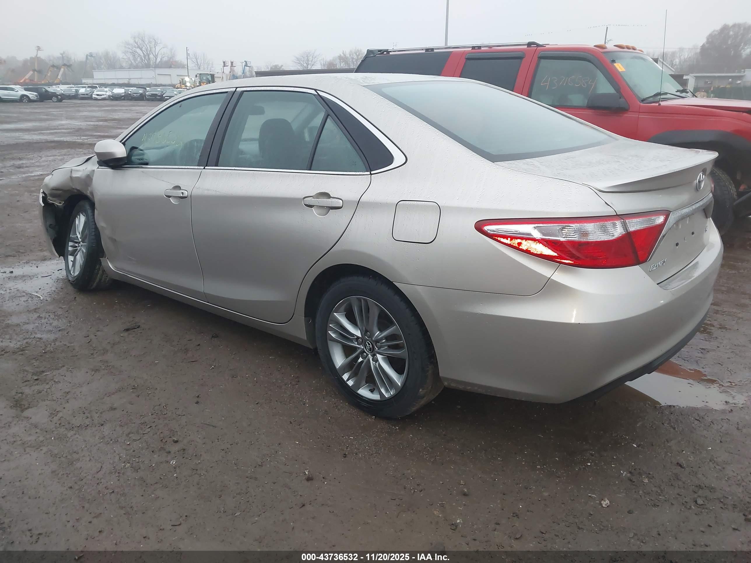 TOYOTA CAMRY image 3