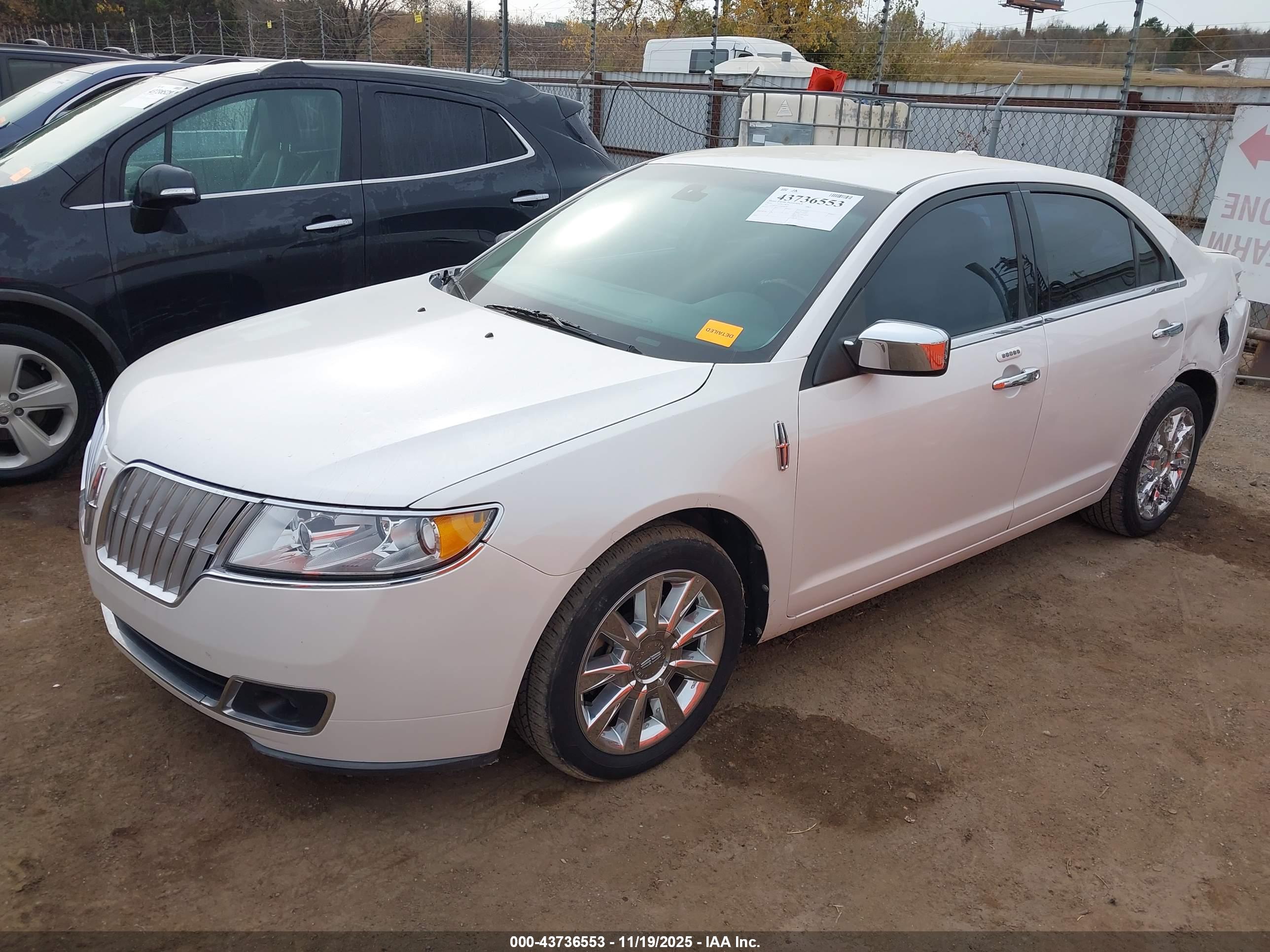 LINCOLN MKZ image 2