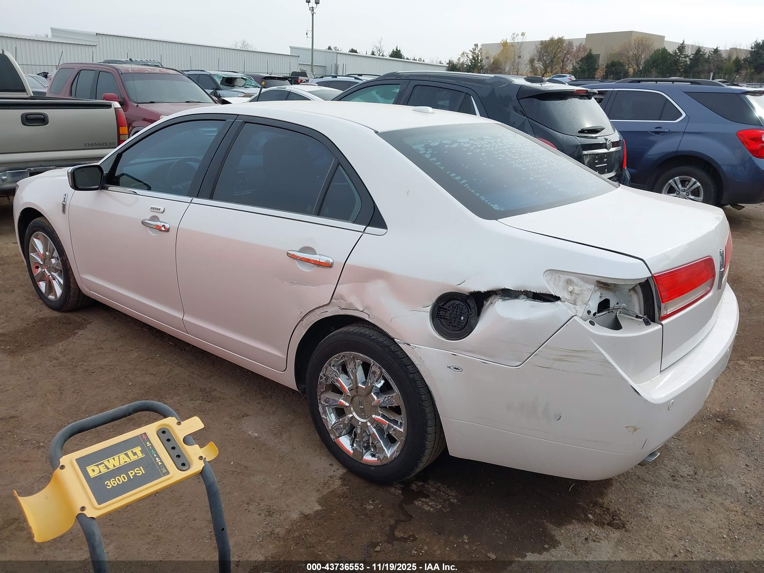 LINCOLN MKZ image 3