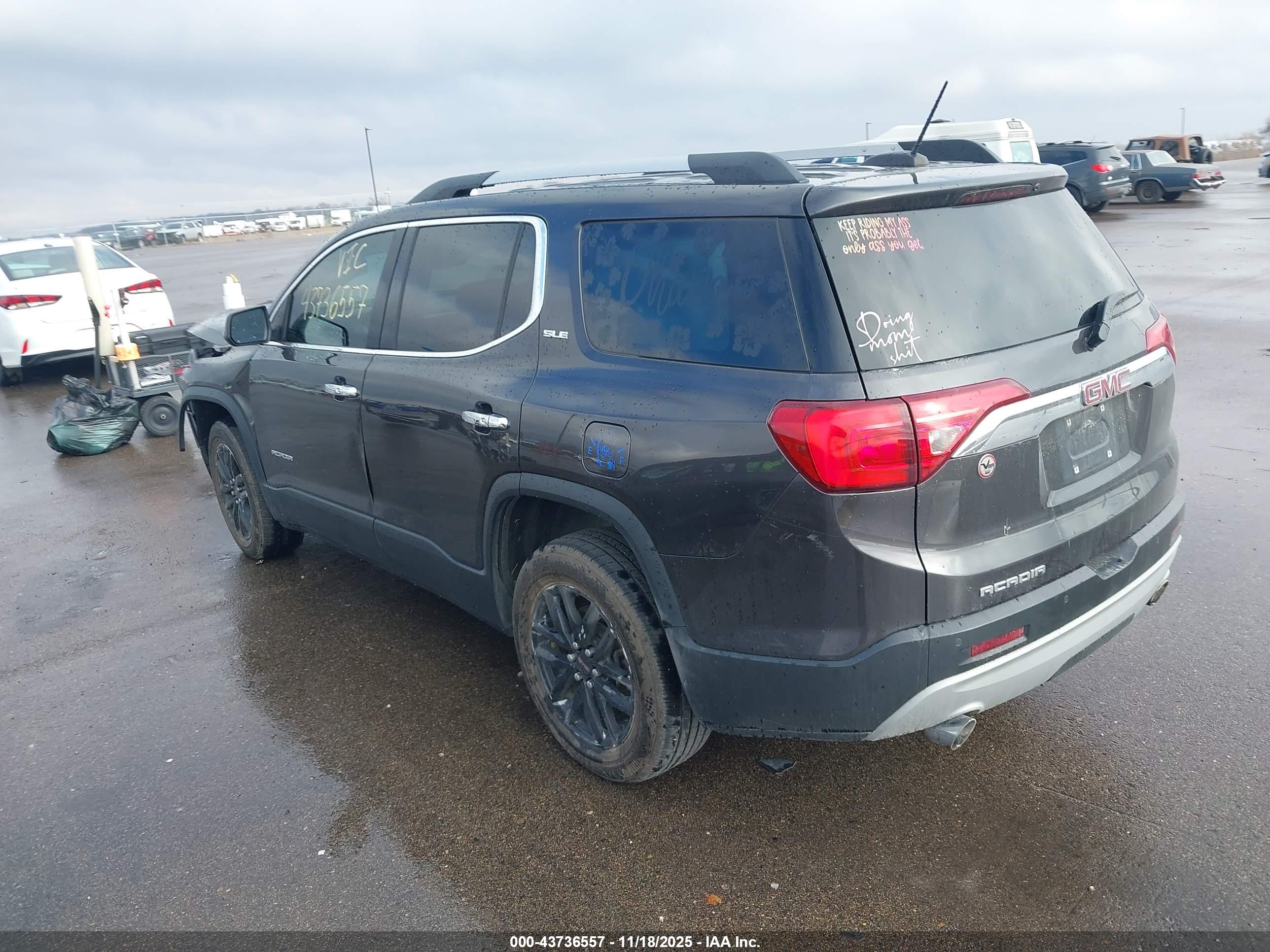 GMC ACADIA image 3