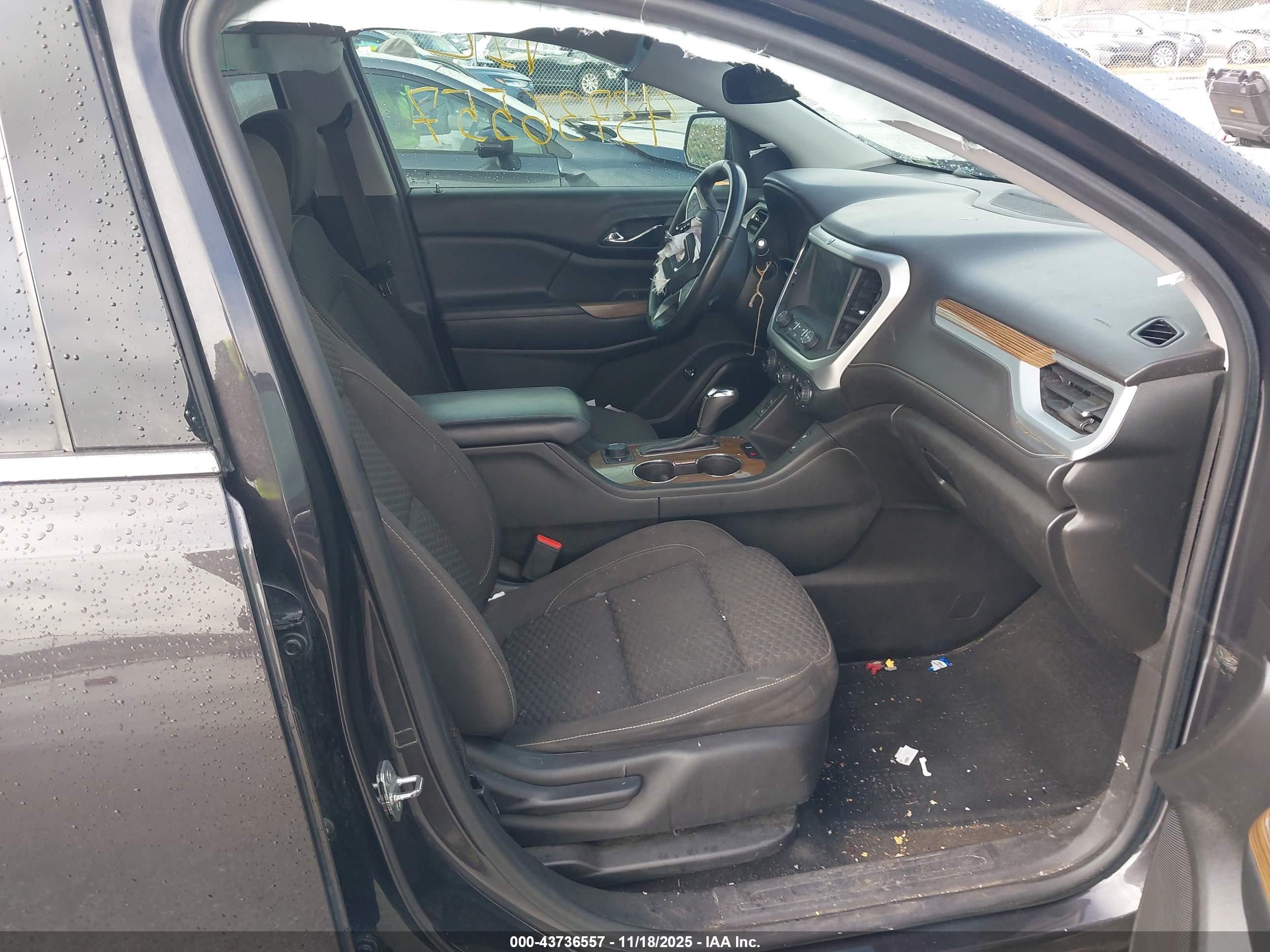 GMC ACADIA image 5