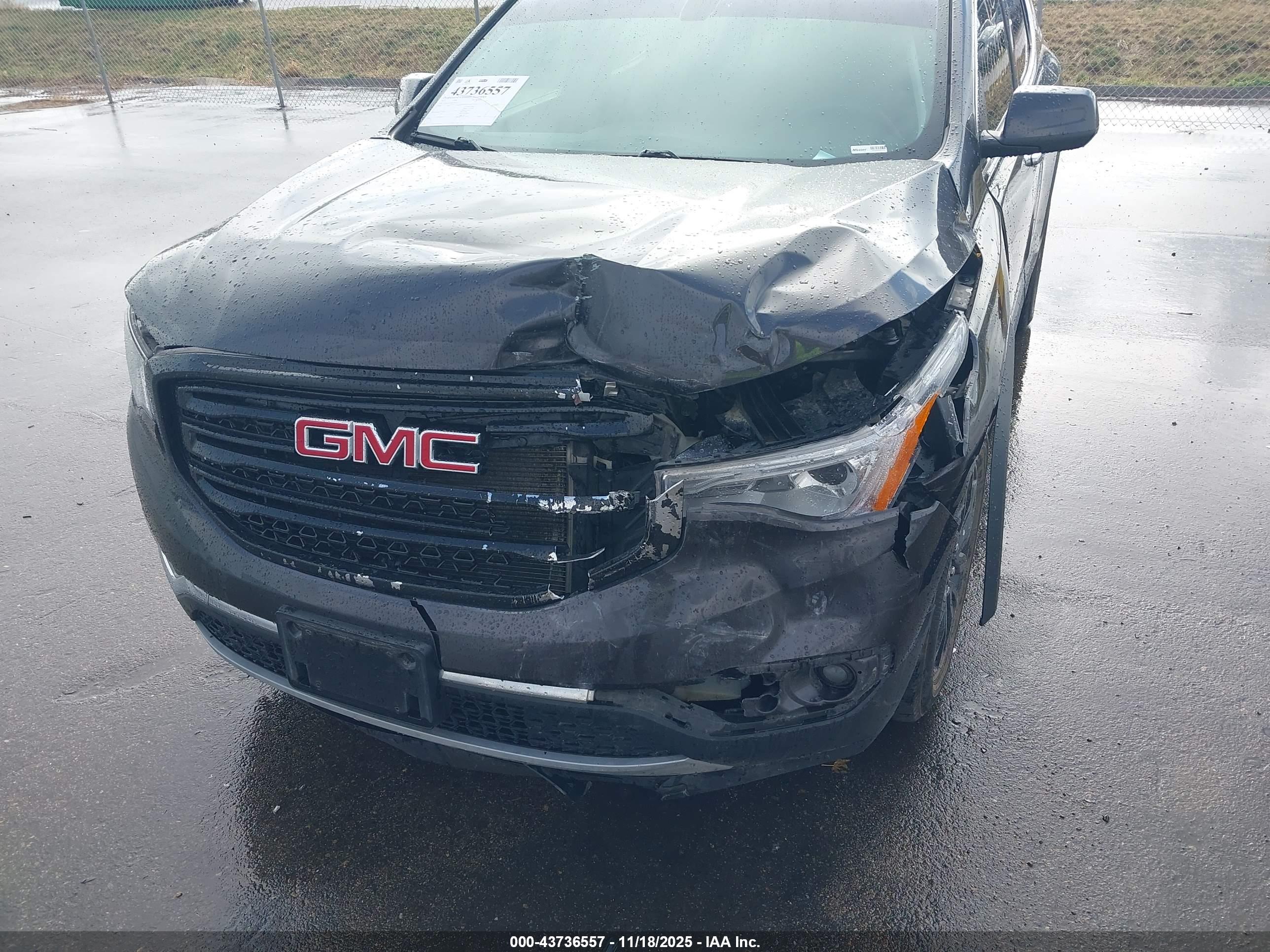 GMC ACADIA image 6