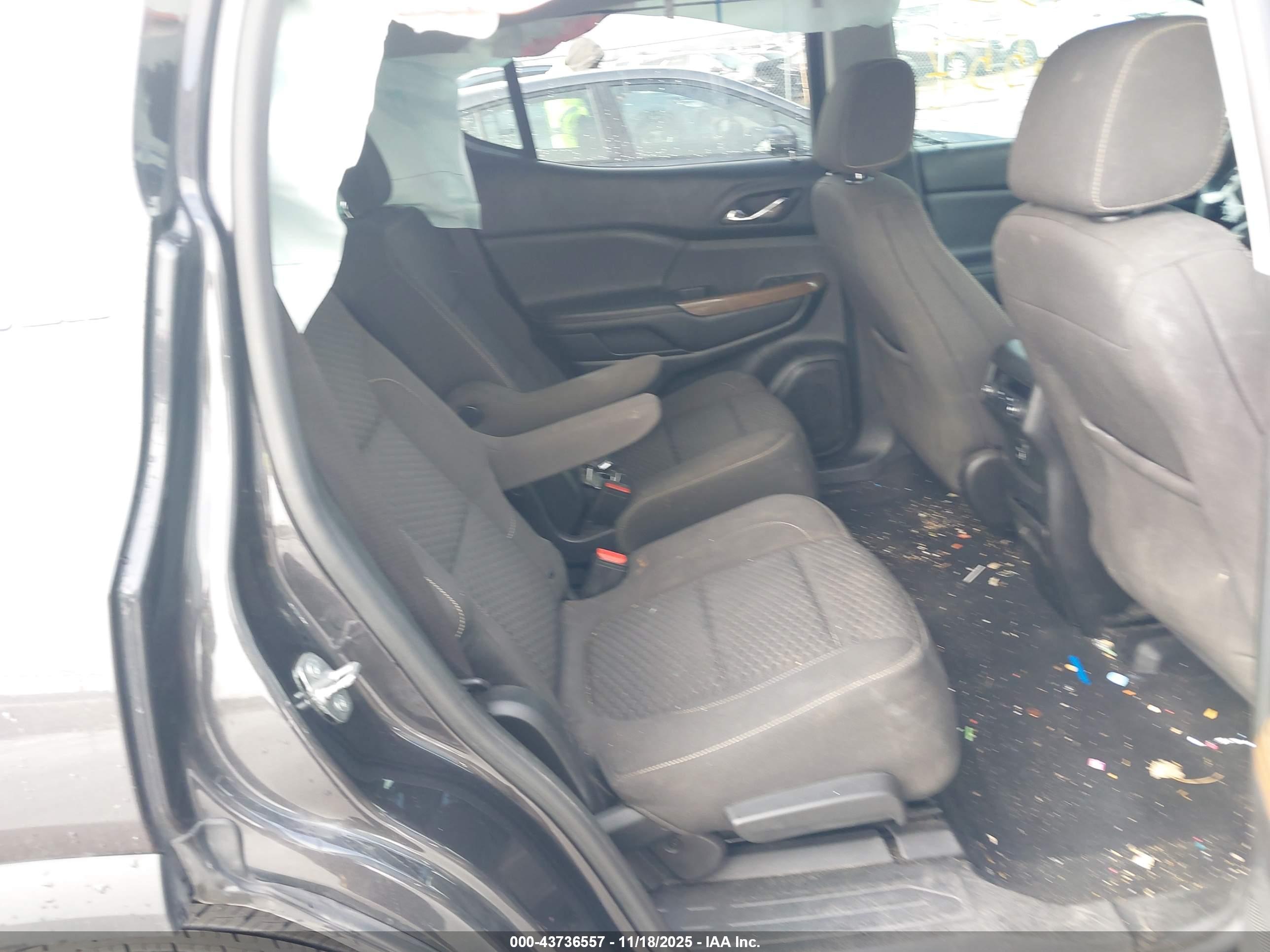 GMC ACADIA image 8