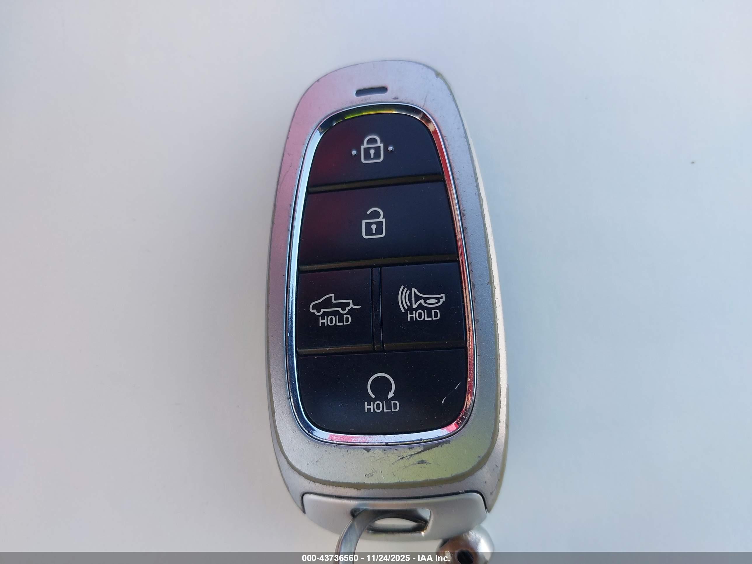 HYUNDAI SANTA image 11