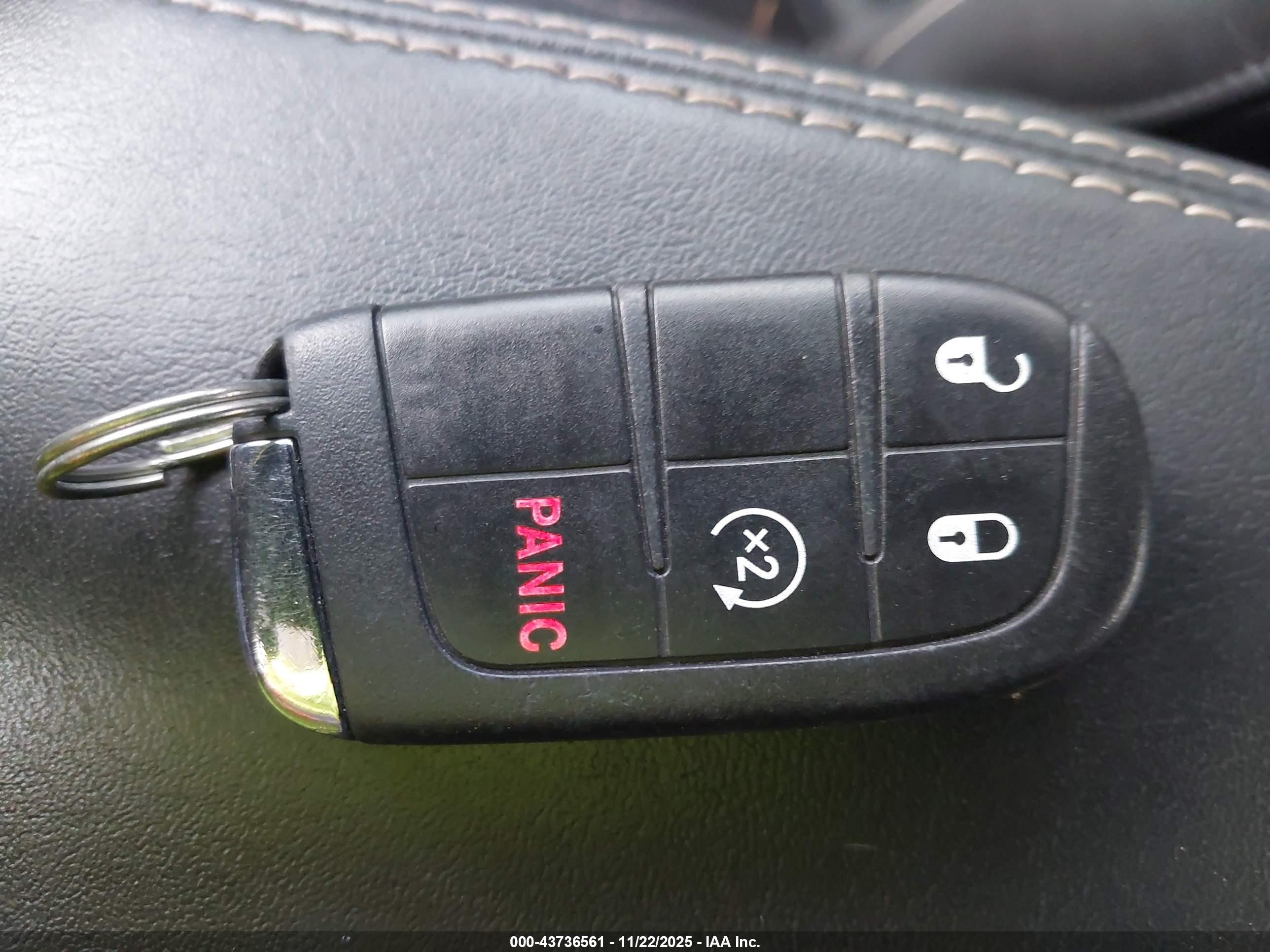 JEEP RENEGADE image 11