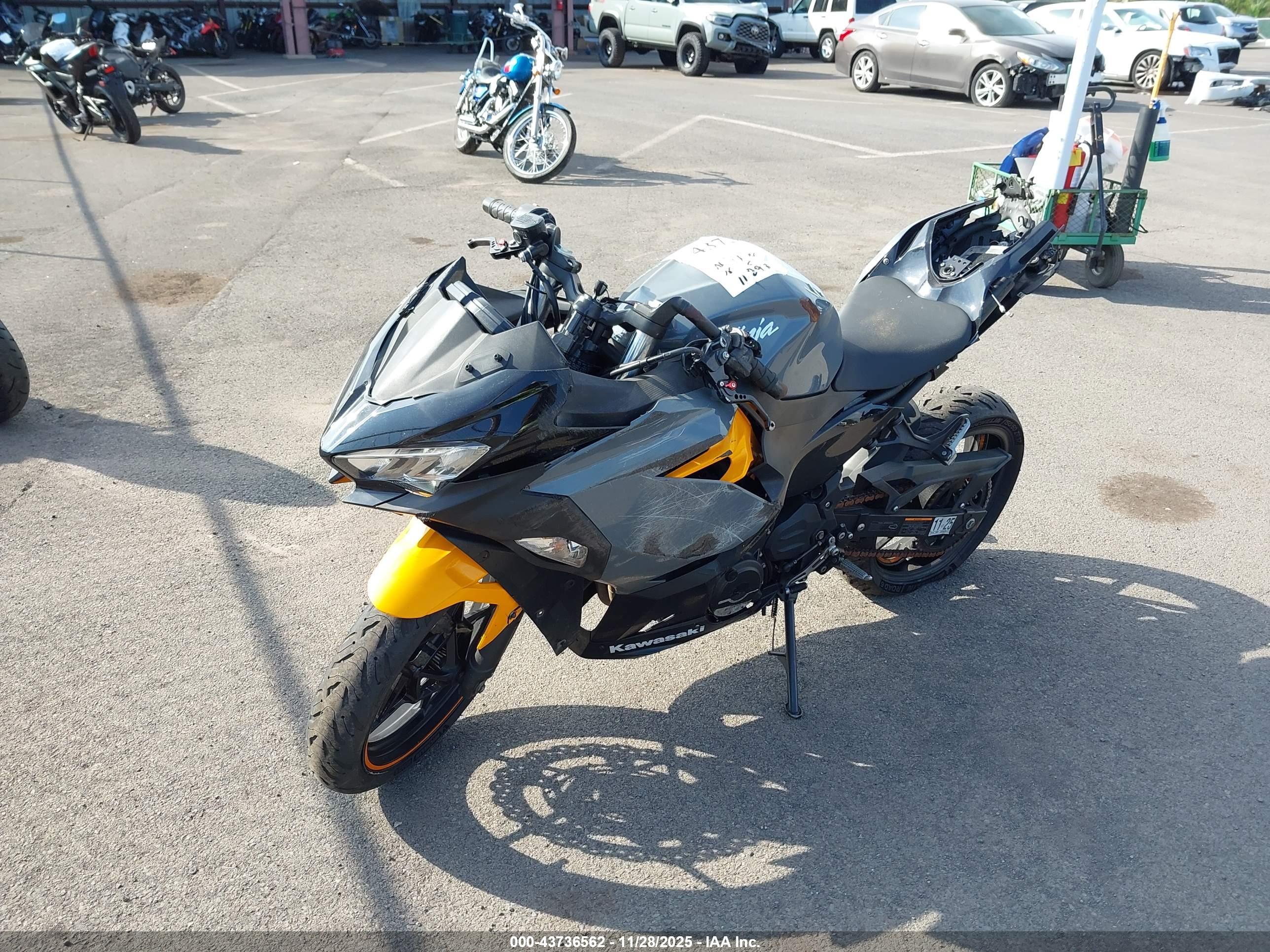 KAWASAKI EX400 image 2