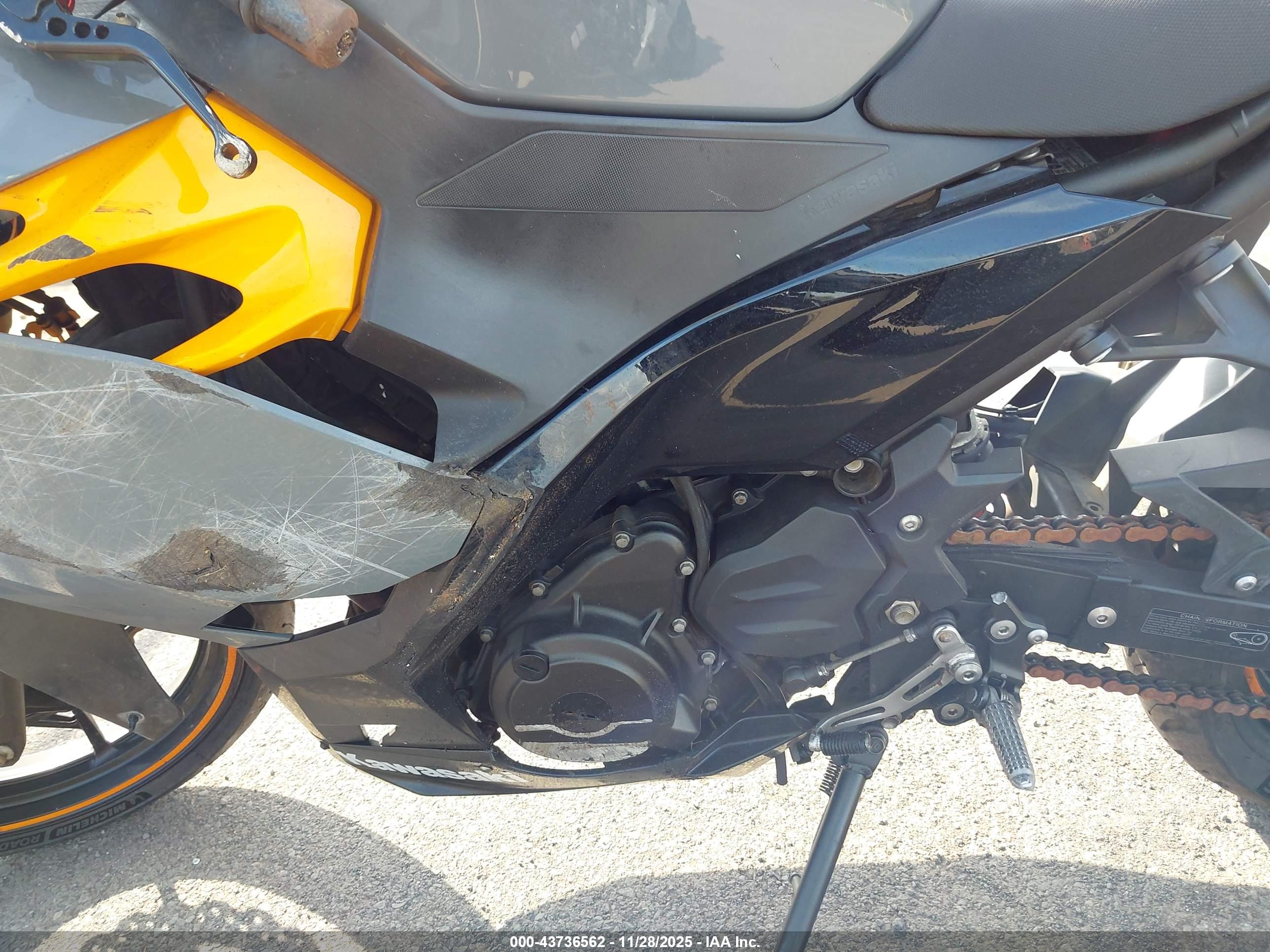 KAWASAKI EX400 image 9