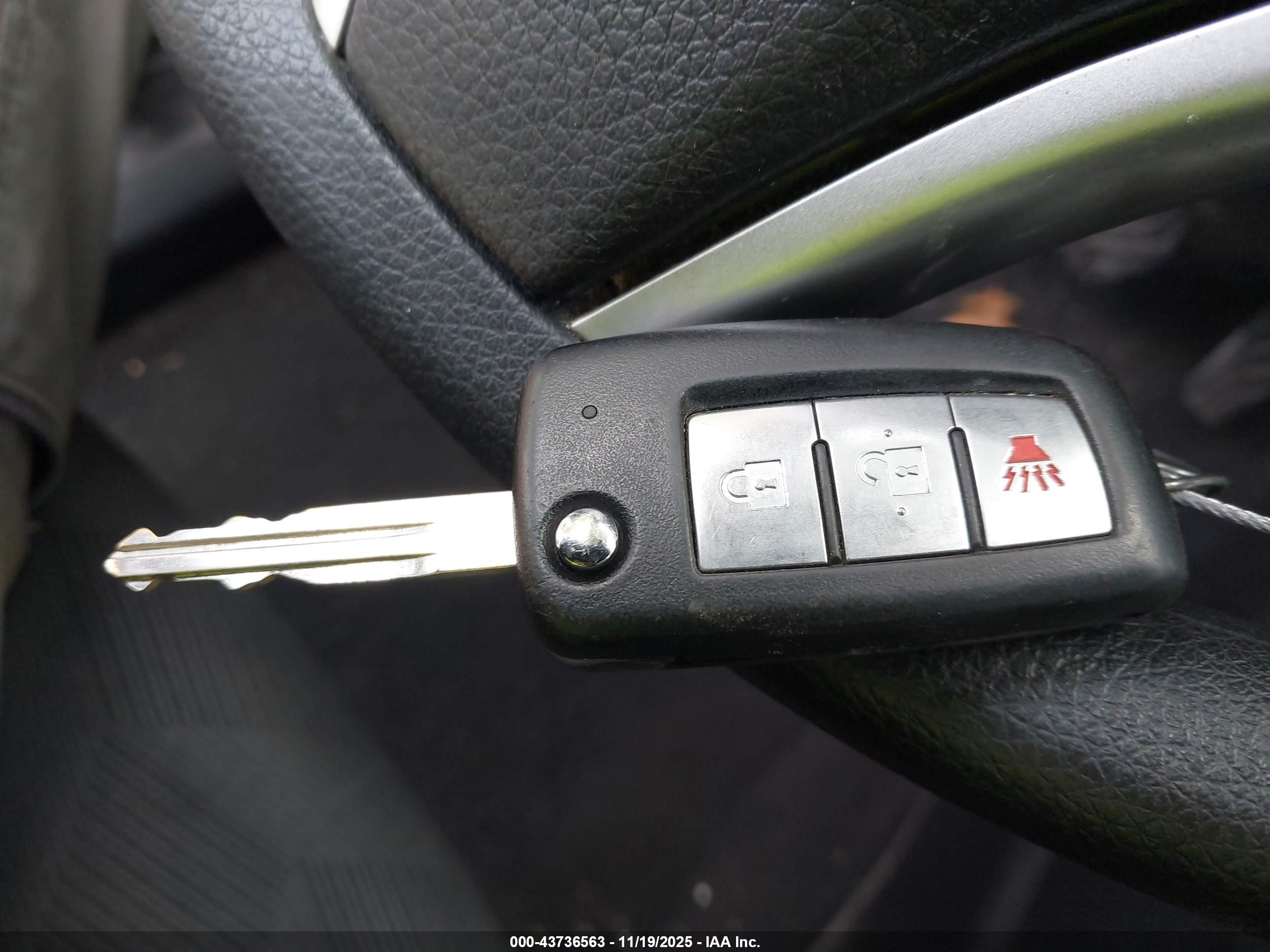 NISSAN ROGUE image 11