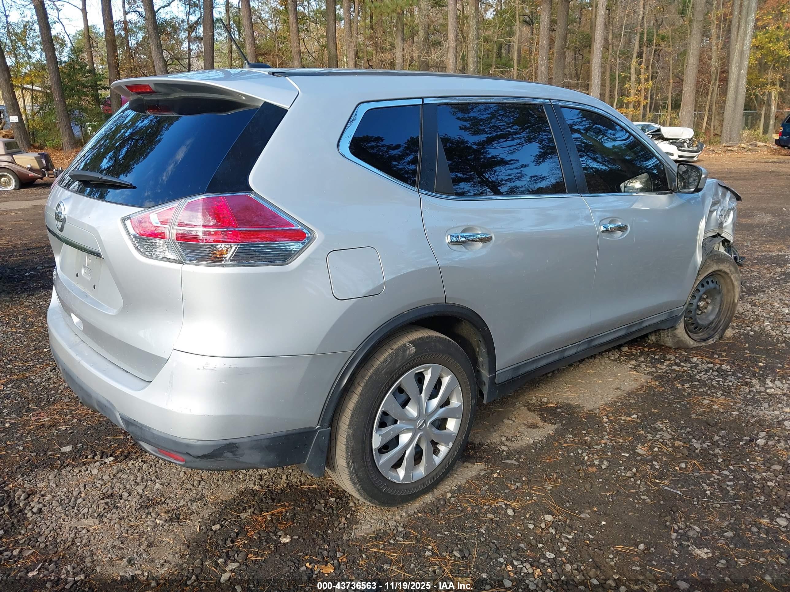 NISSAN ROGUE image 4