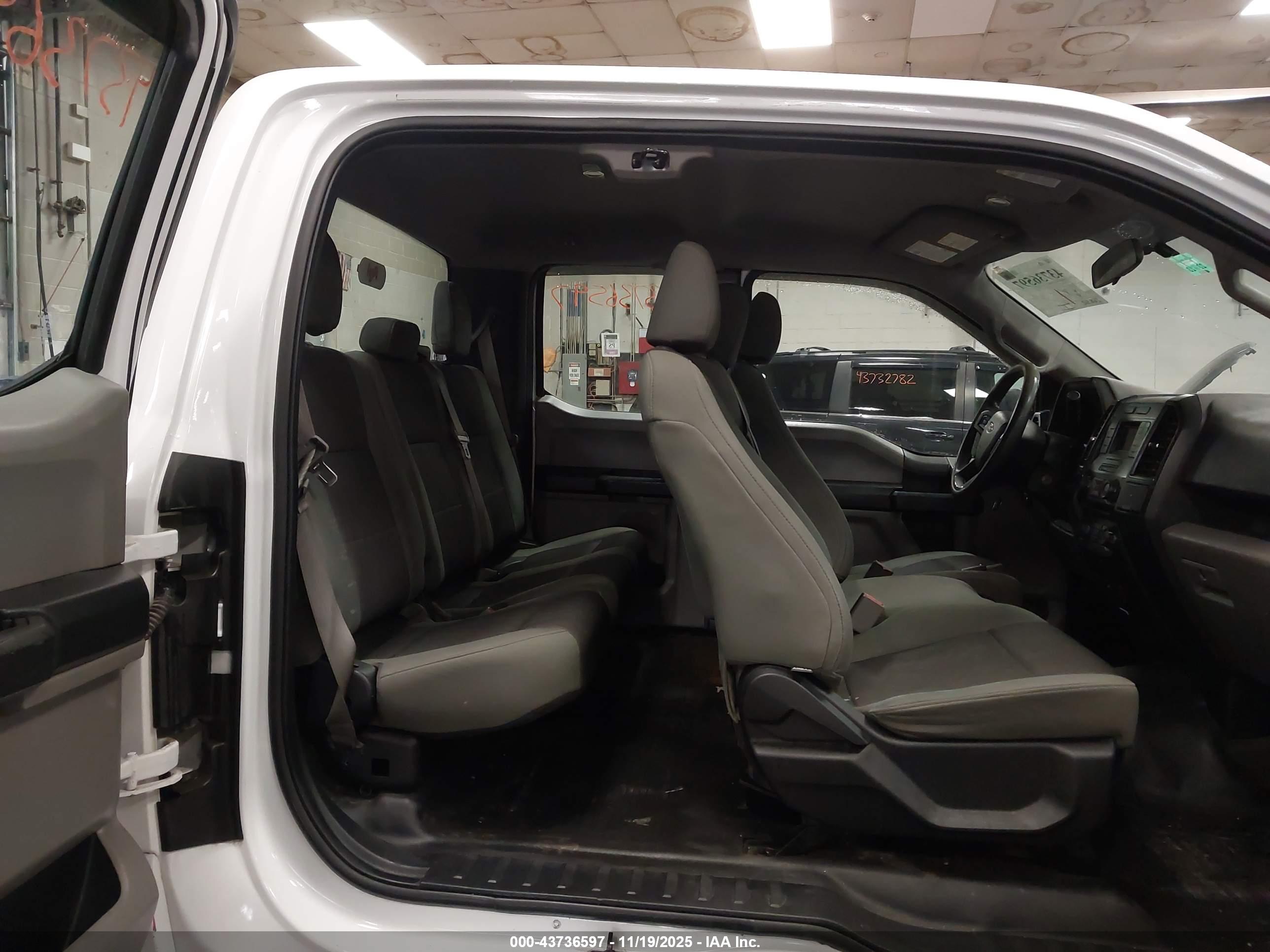 FORD F-150 image 8
