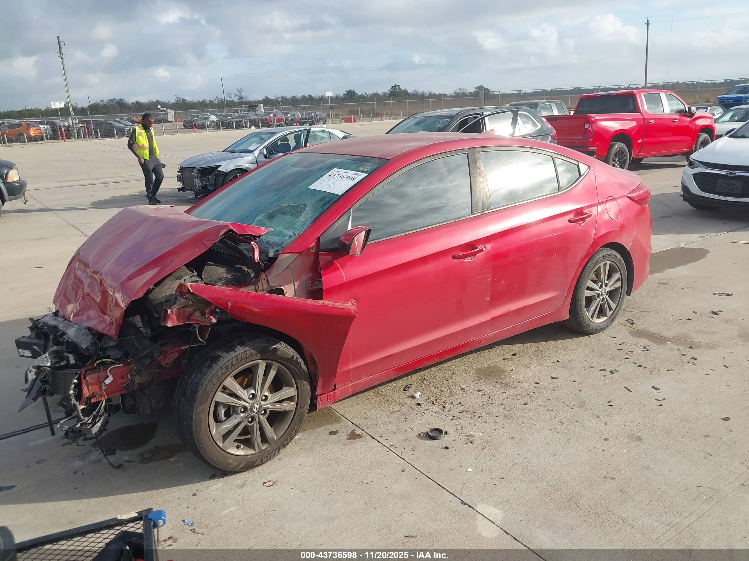HYUNDAI ELANTRA image 2