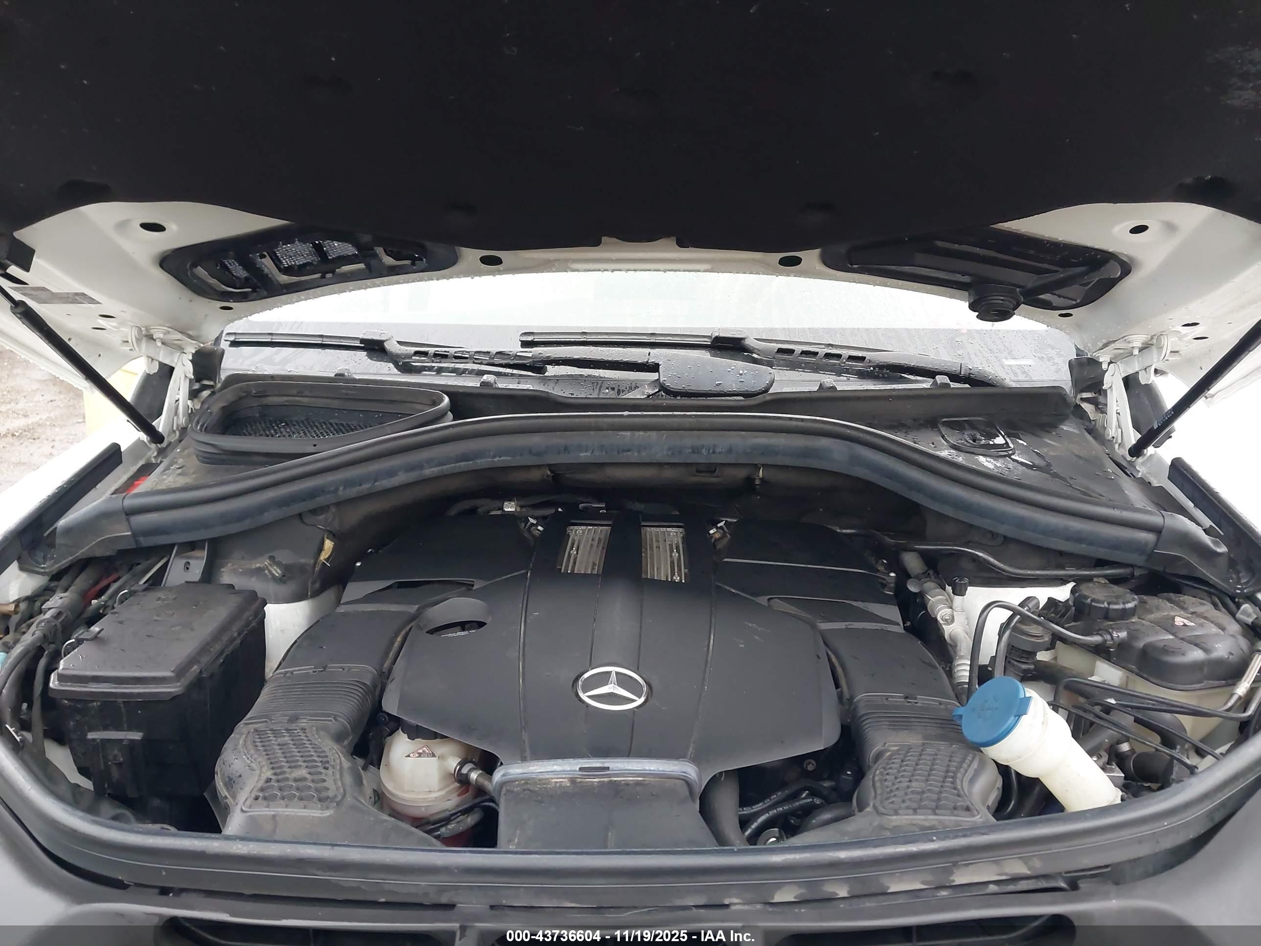 MERCEDES-BENZ GLS image 10