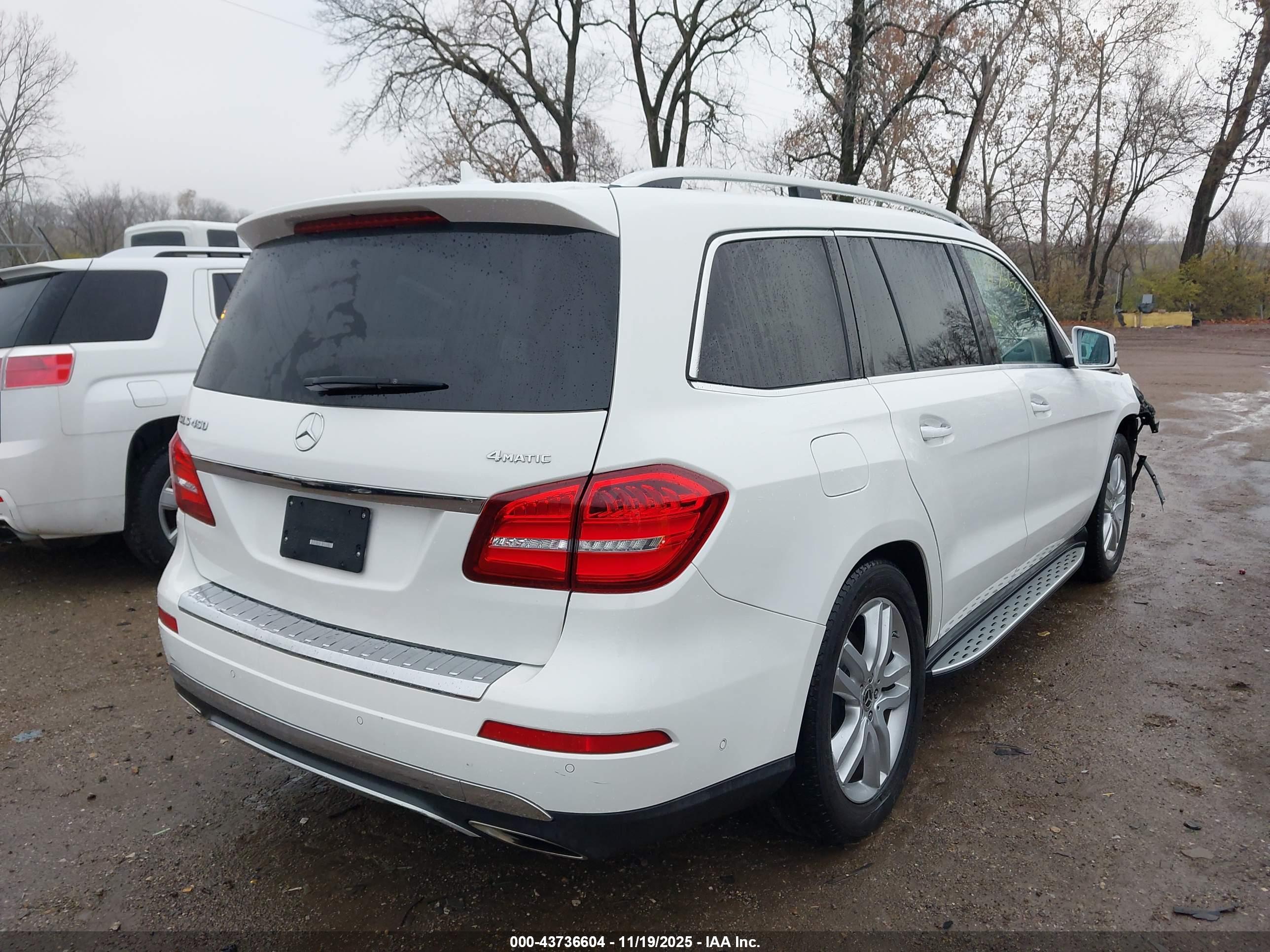 MERCEDES-BENZ GLS image 4