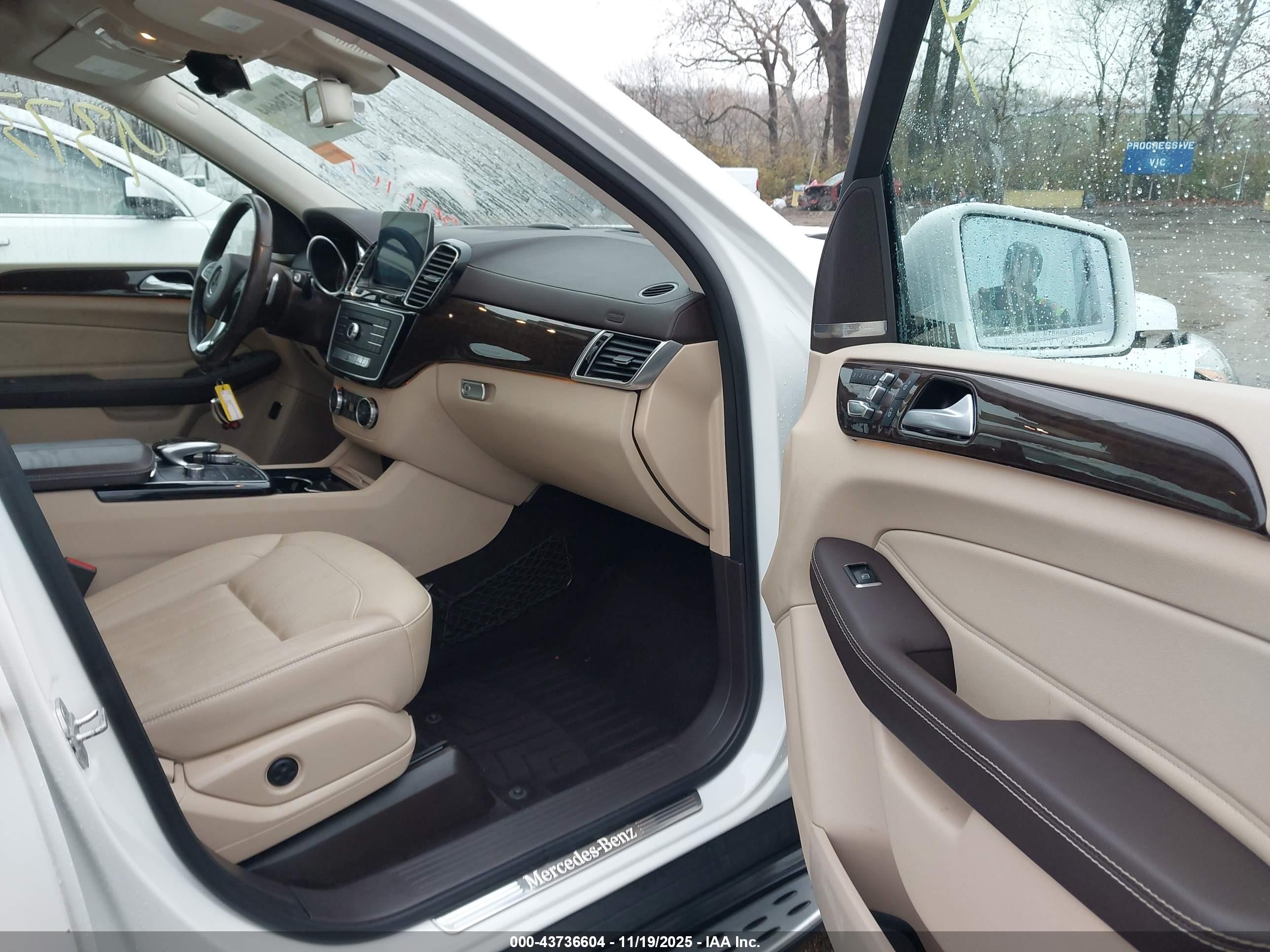 MERCEDES-BENZ GLS image 5