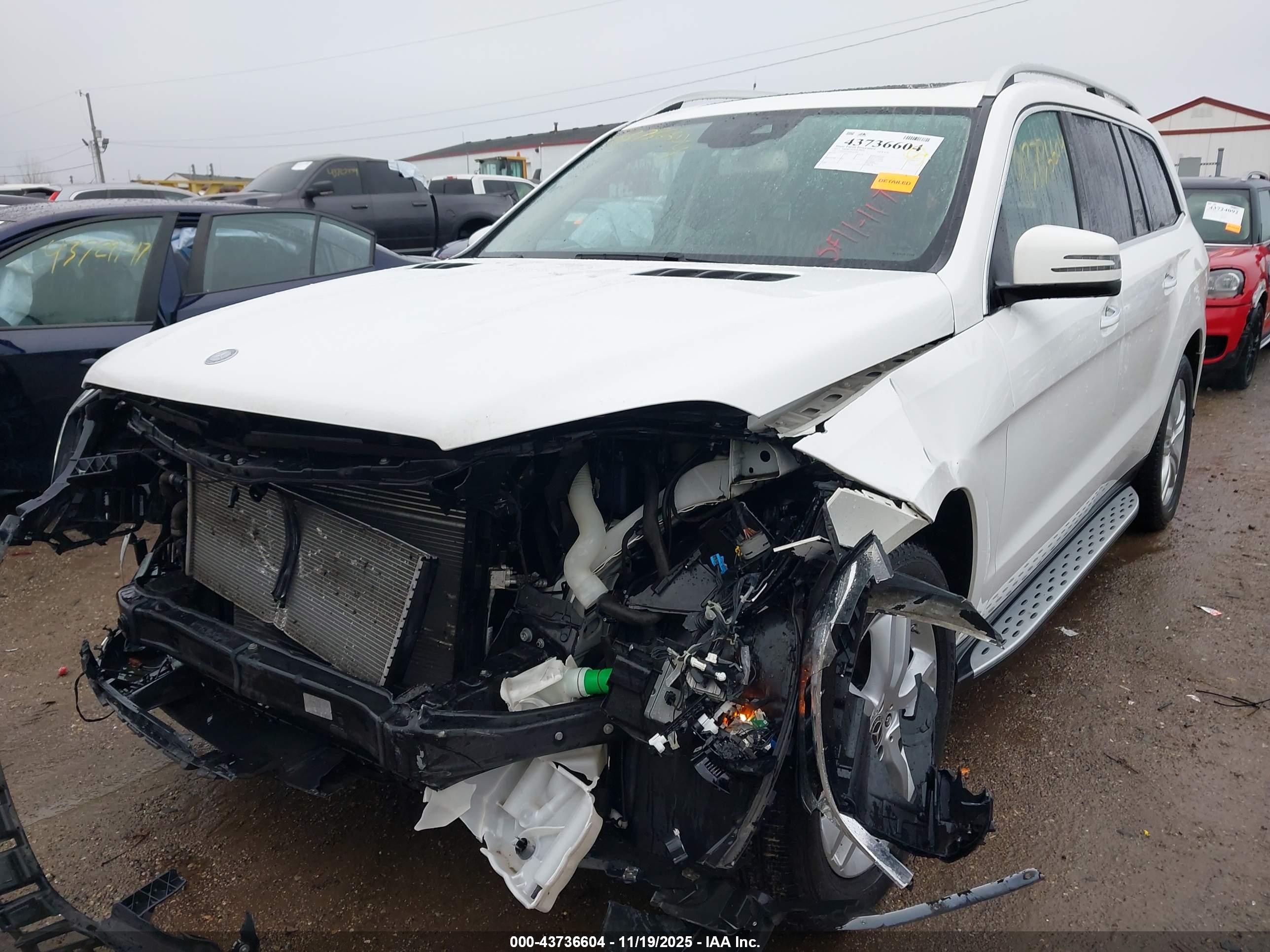 MERCEDES-BENZ GLS image 6
