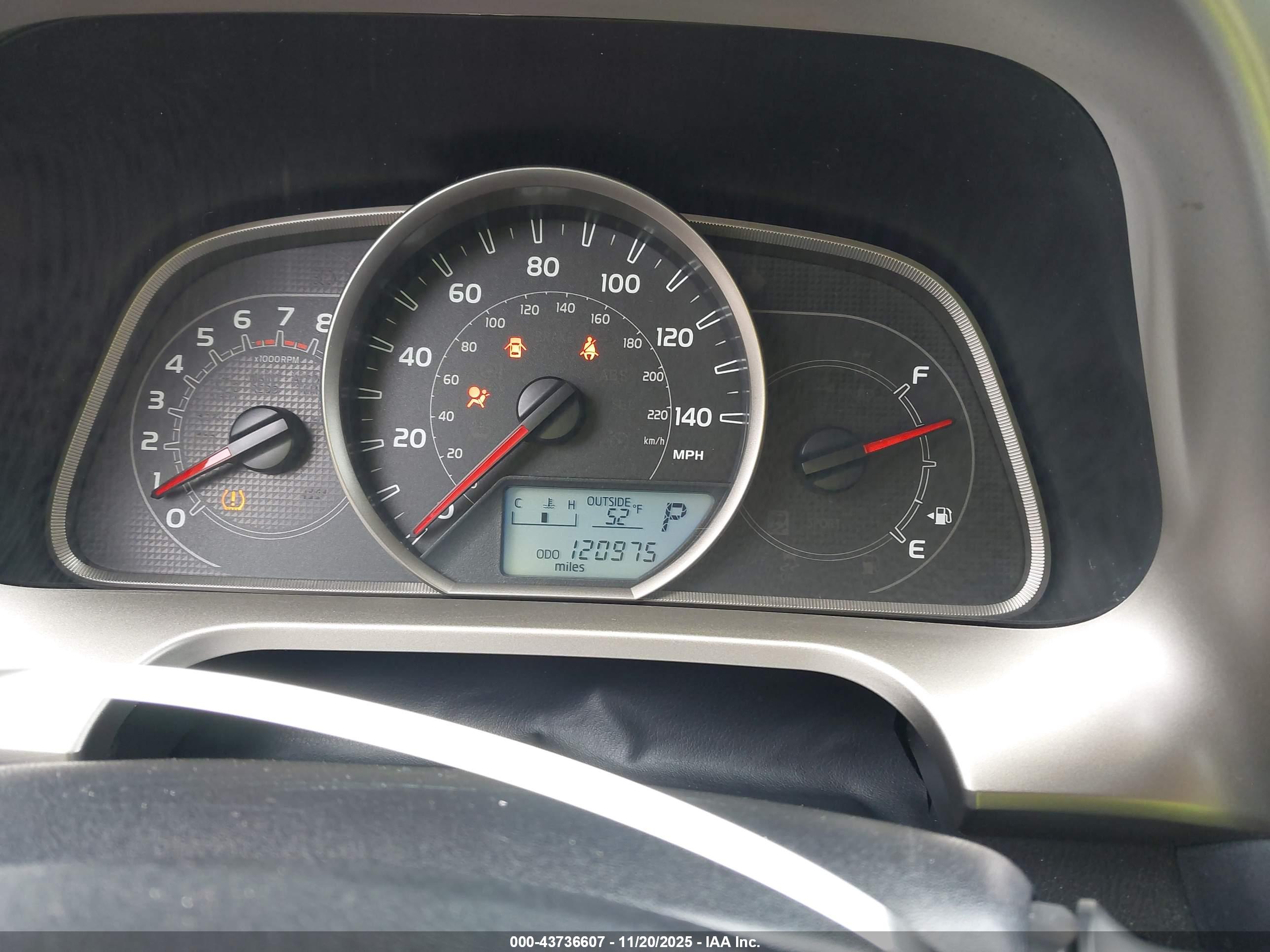 TOYOTA RAV4 image 7