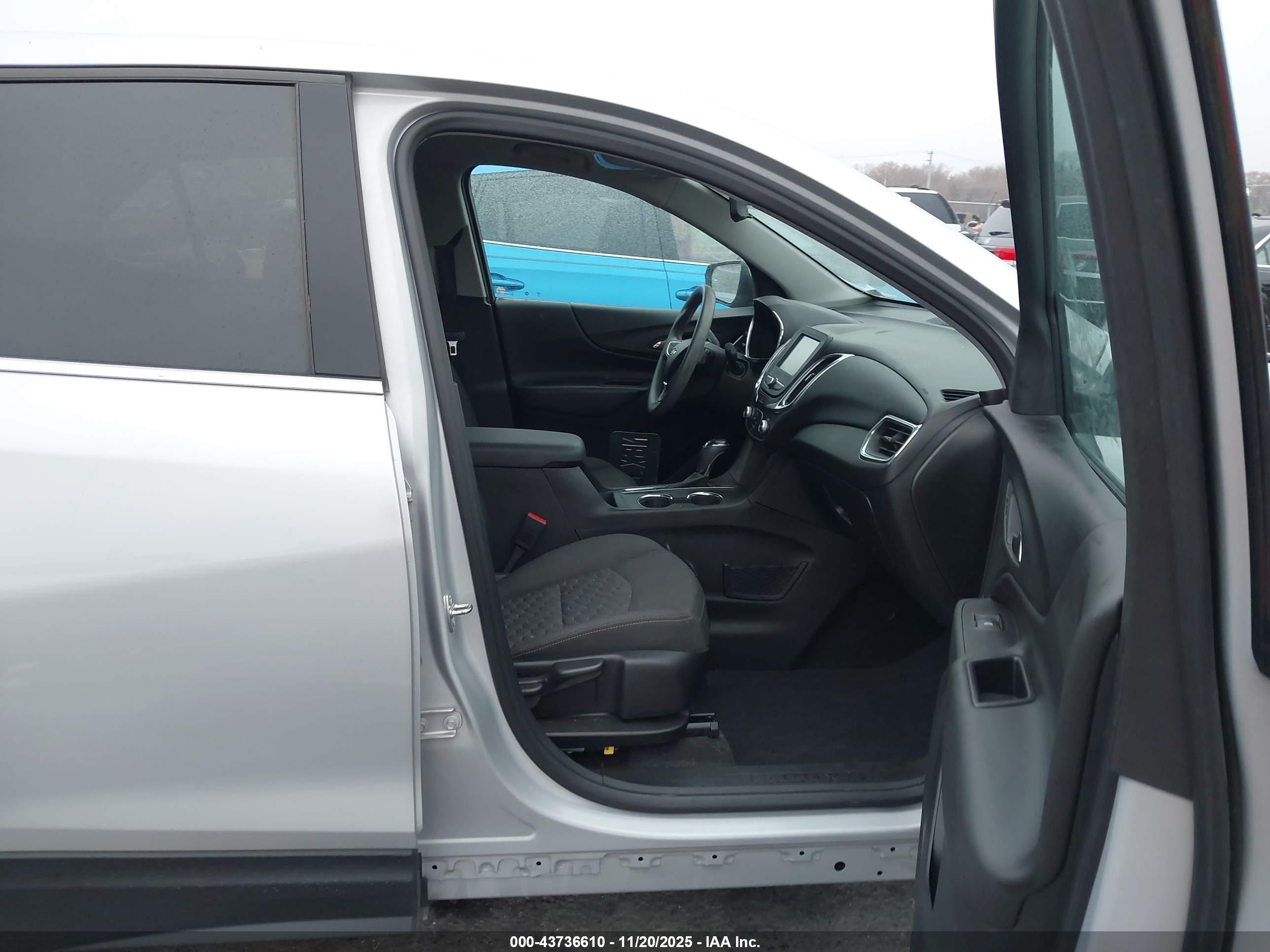 CHEVROLET EQUINOX image 5