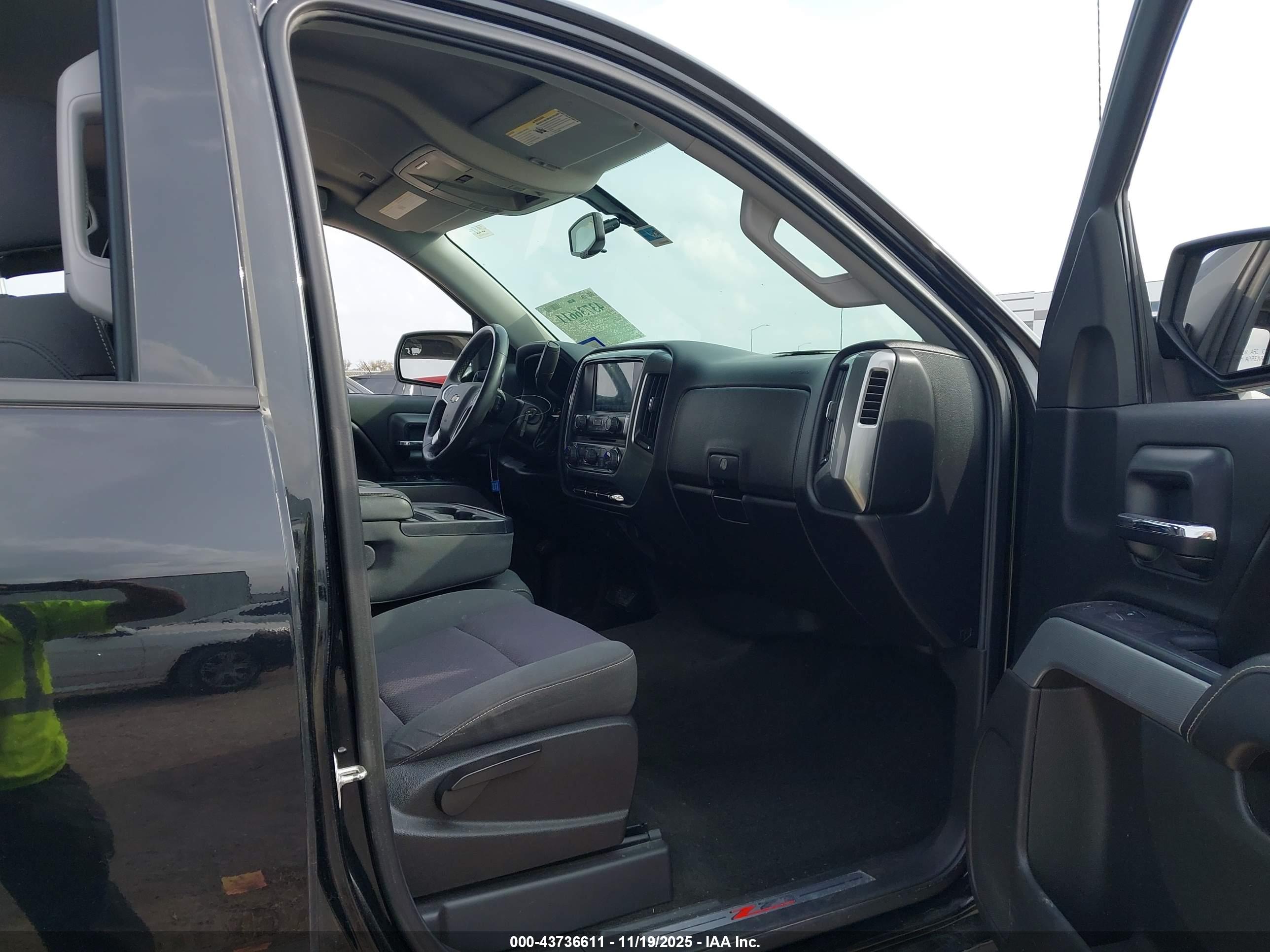CHEVROLET SILVERADO image 5