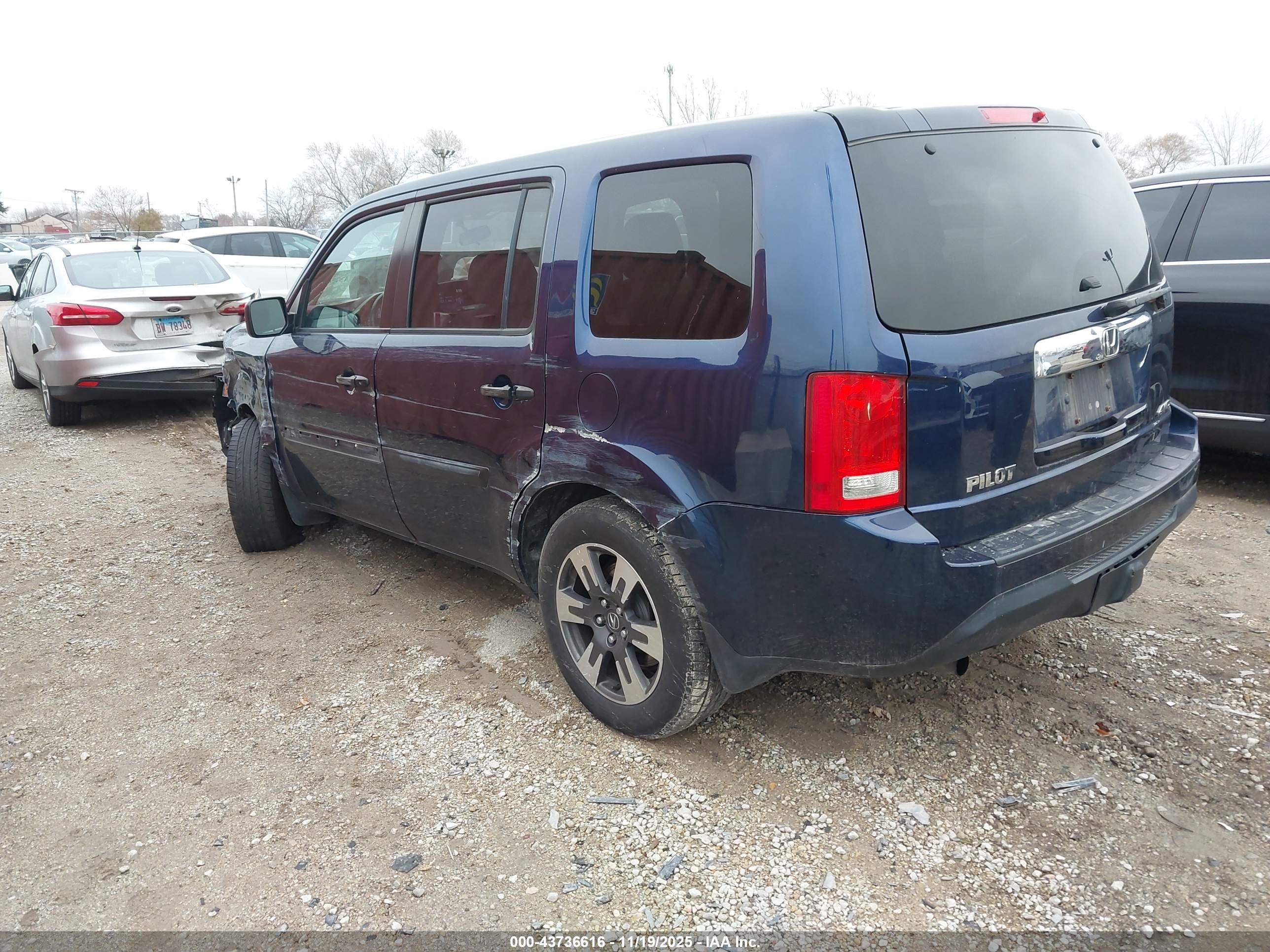 HONDA PILOT image 3