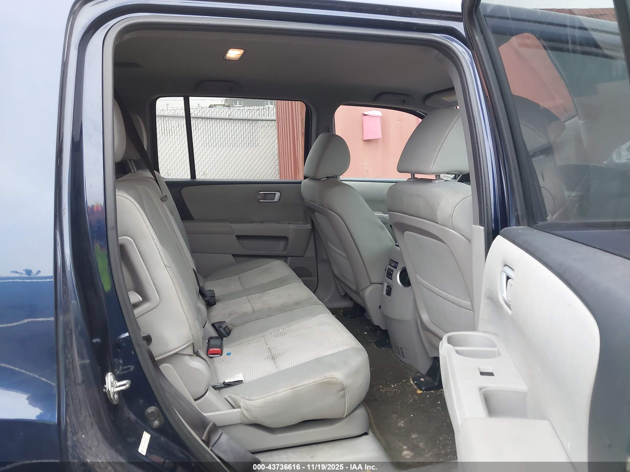 HONDA PILOT image 8