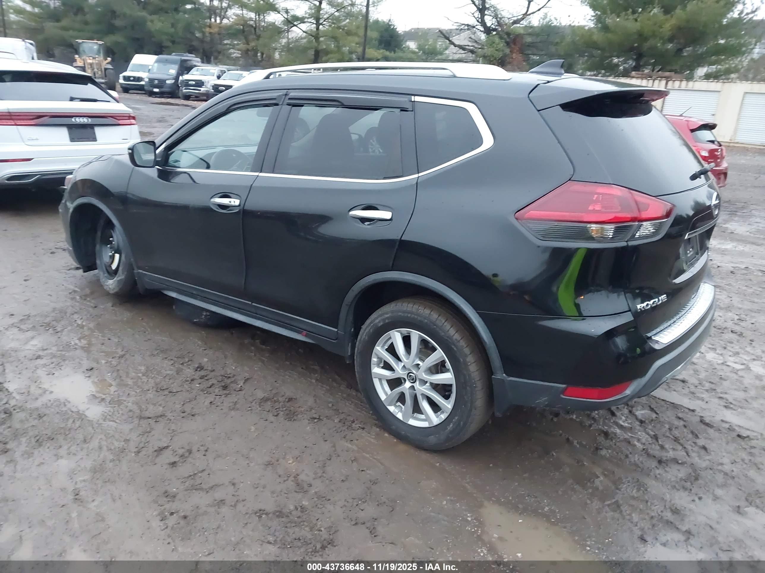 NISSAN ROGUE image 3