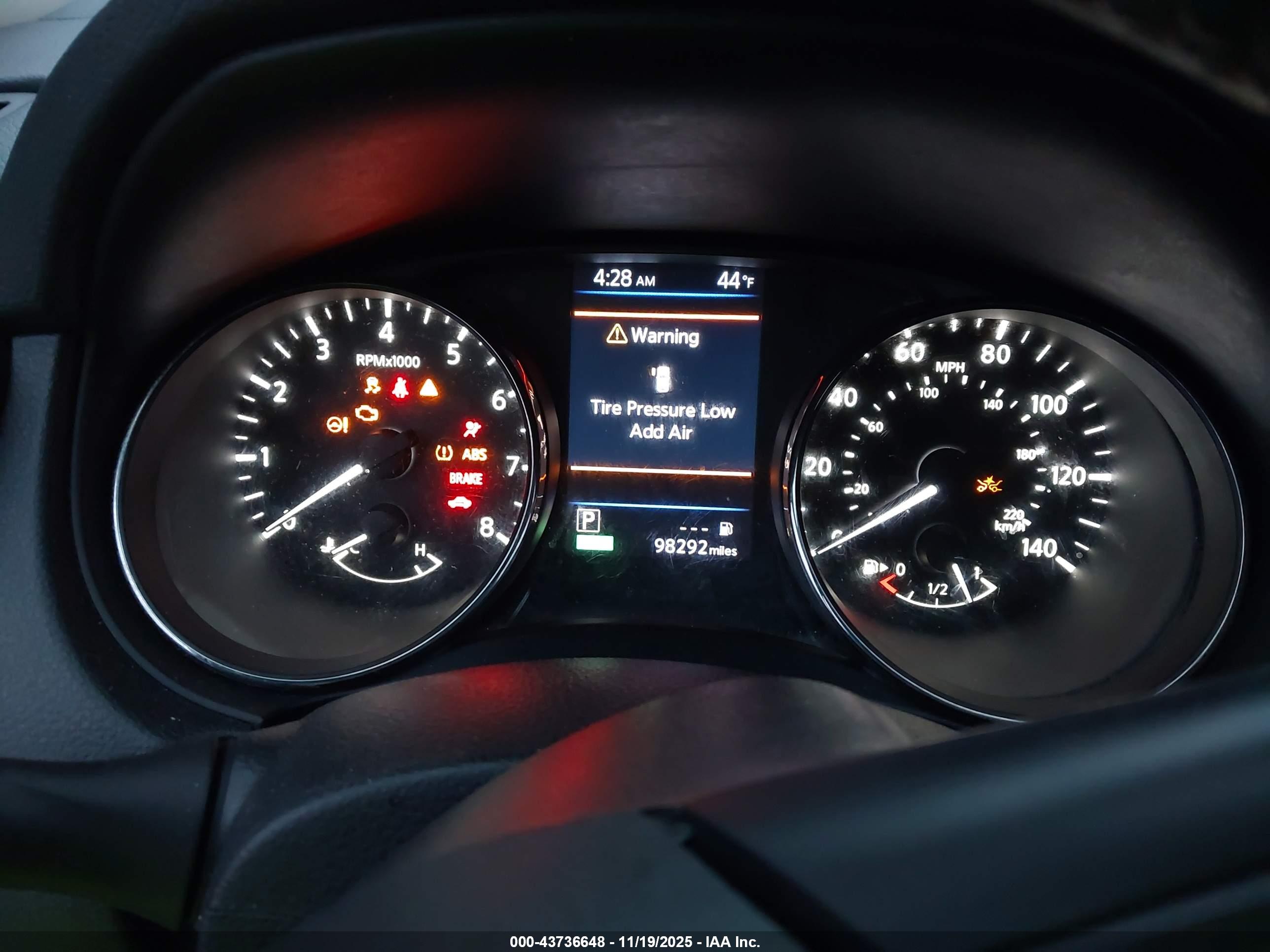 NISSAN ROGUE image 7