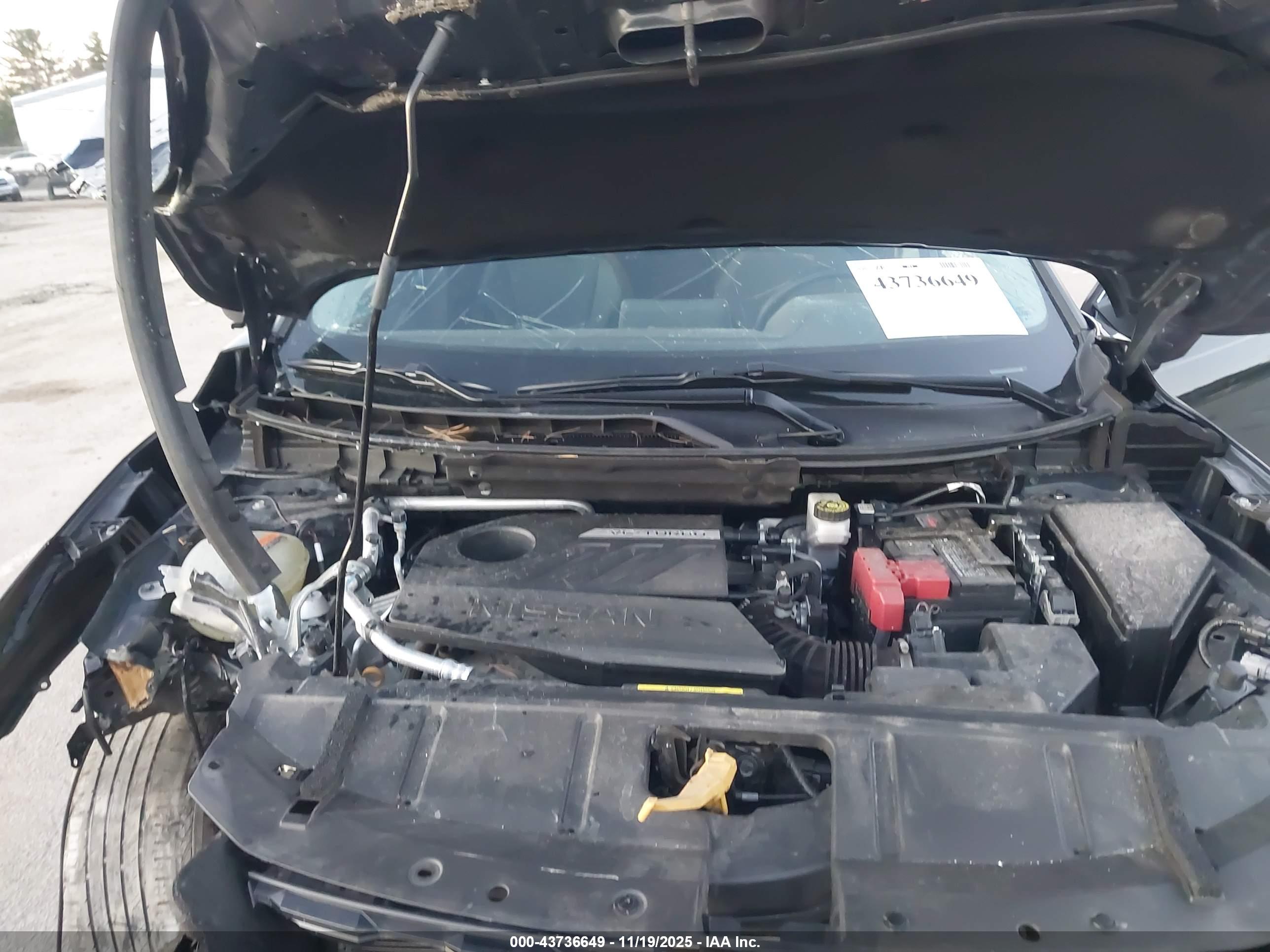 NISSAN ROGUE image 10