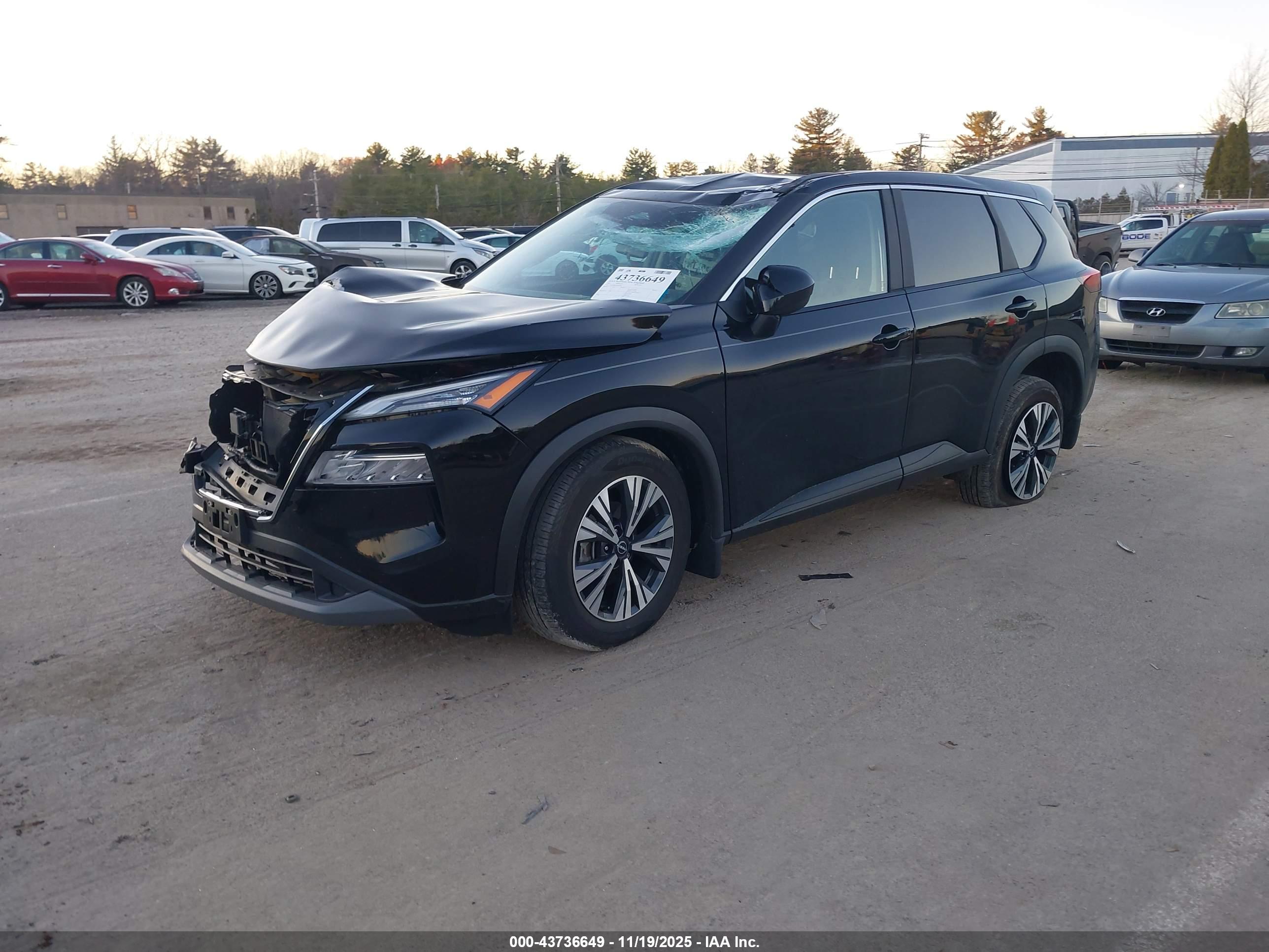 NISSAN ROGUE image 2