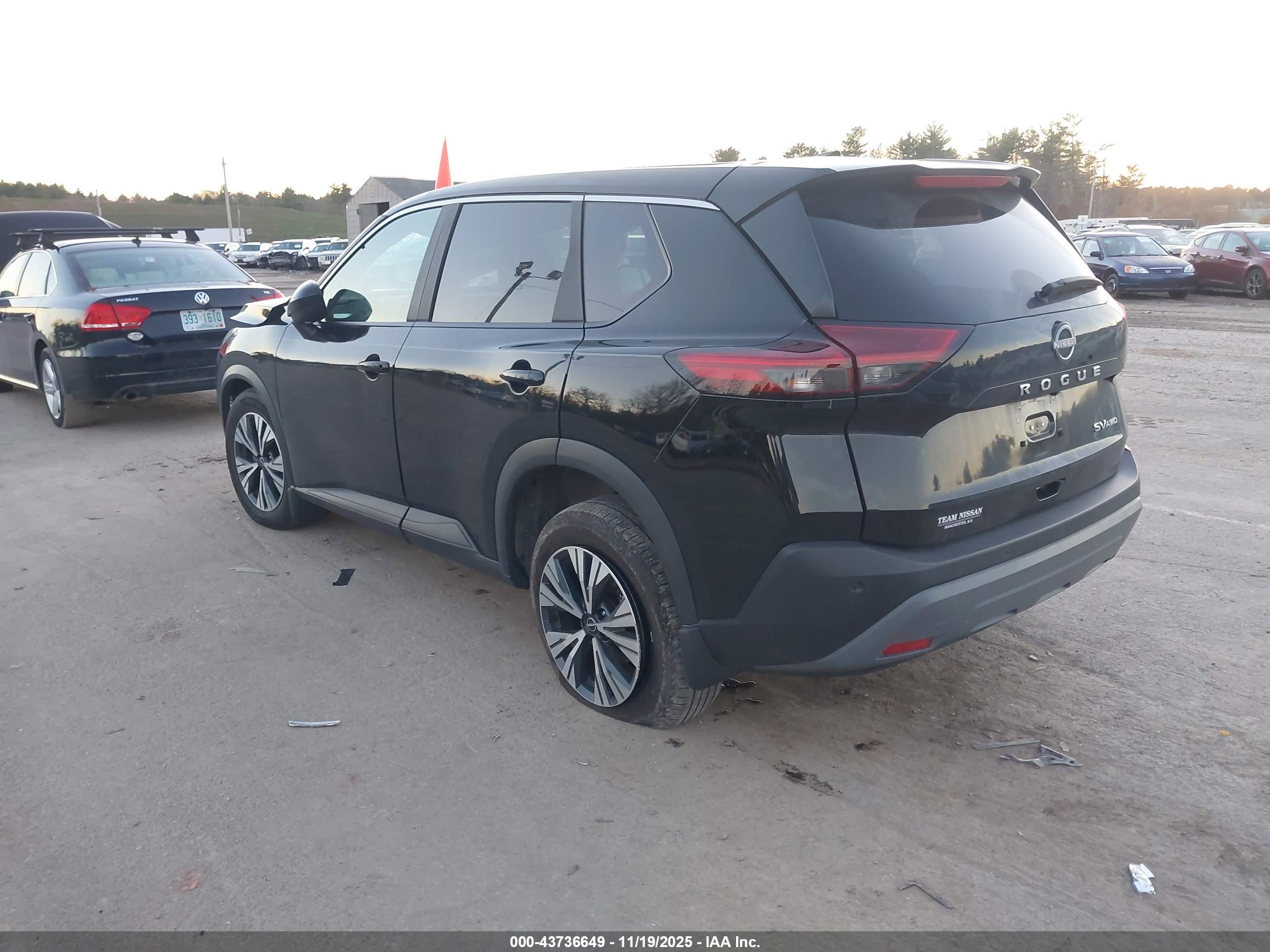 NISSAN ROGUE image 3