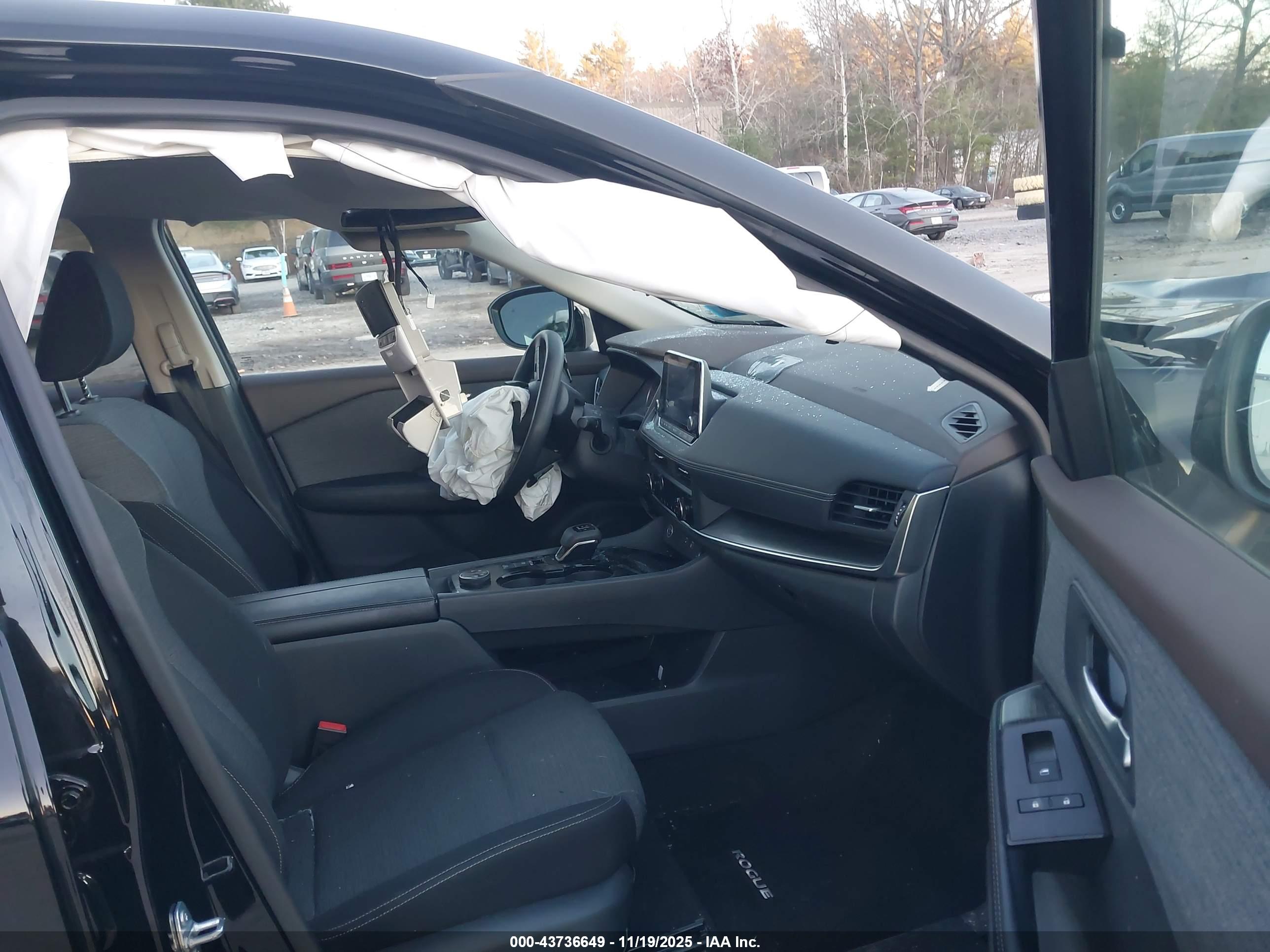 NISSAN ROGUE image 5