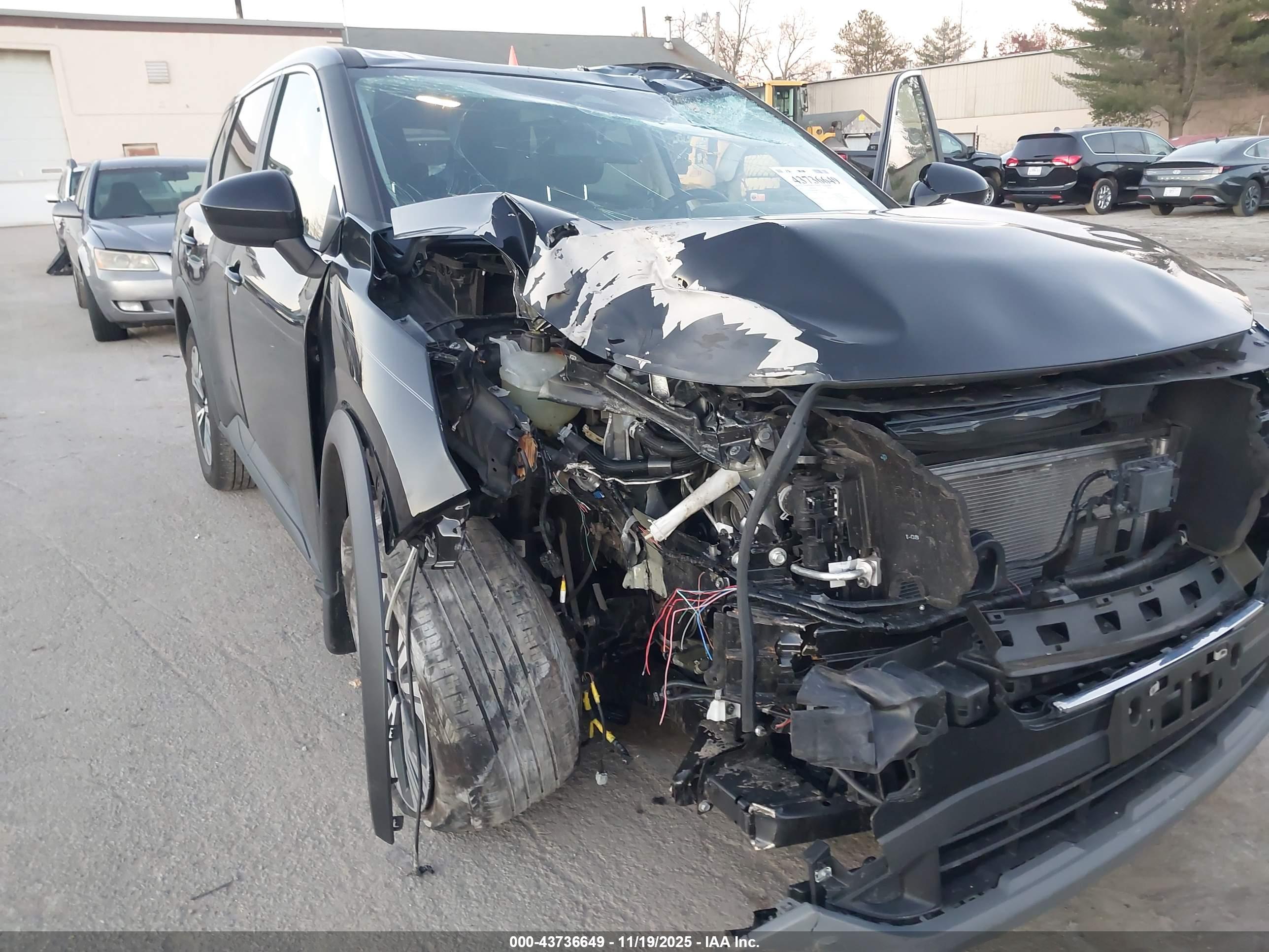 NISSAN ROGUE image 6