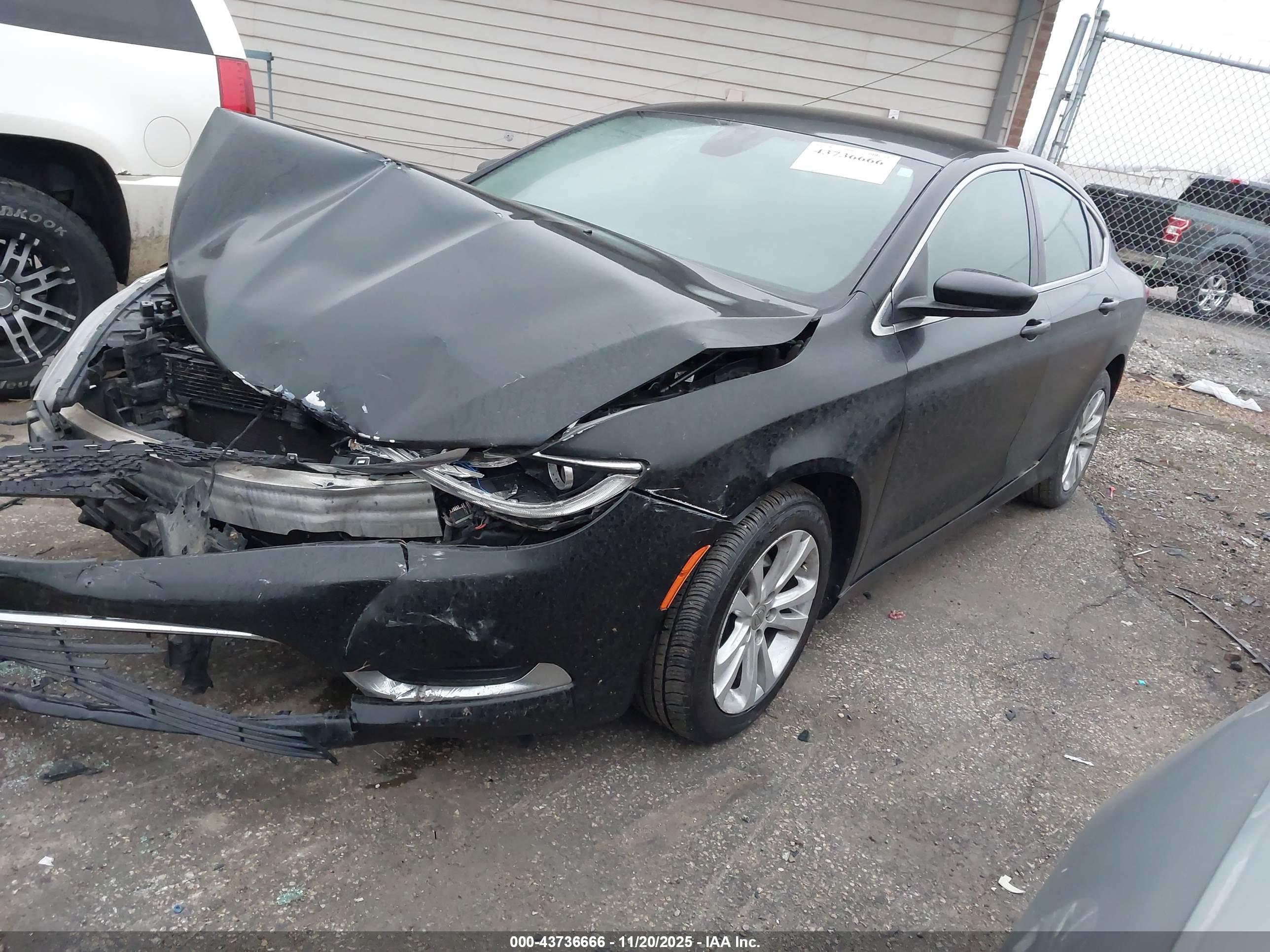 CHRYSLER 200 image 2