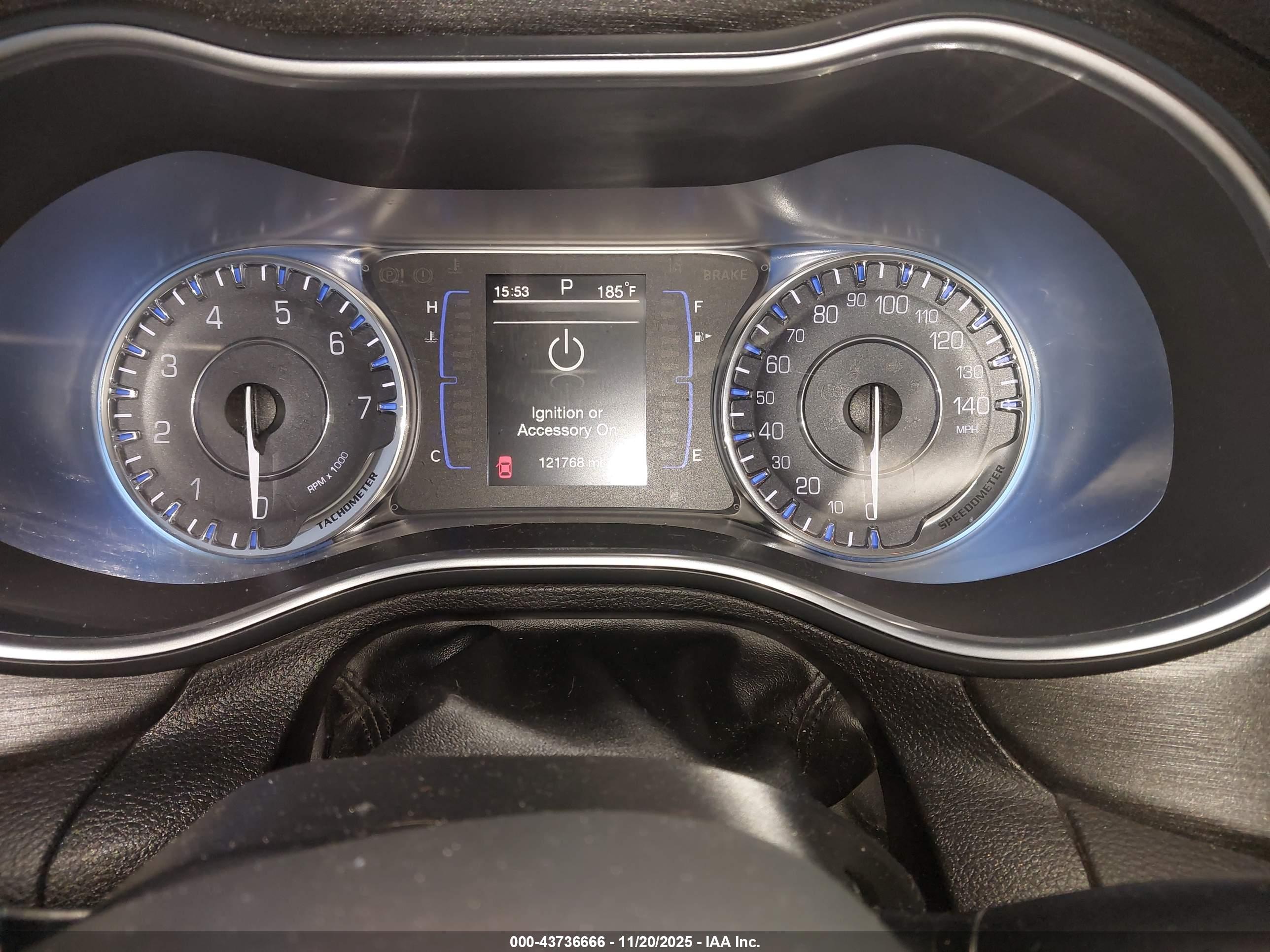 CHRYSLER 200 image 7