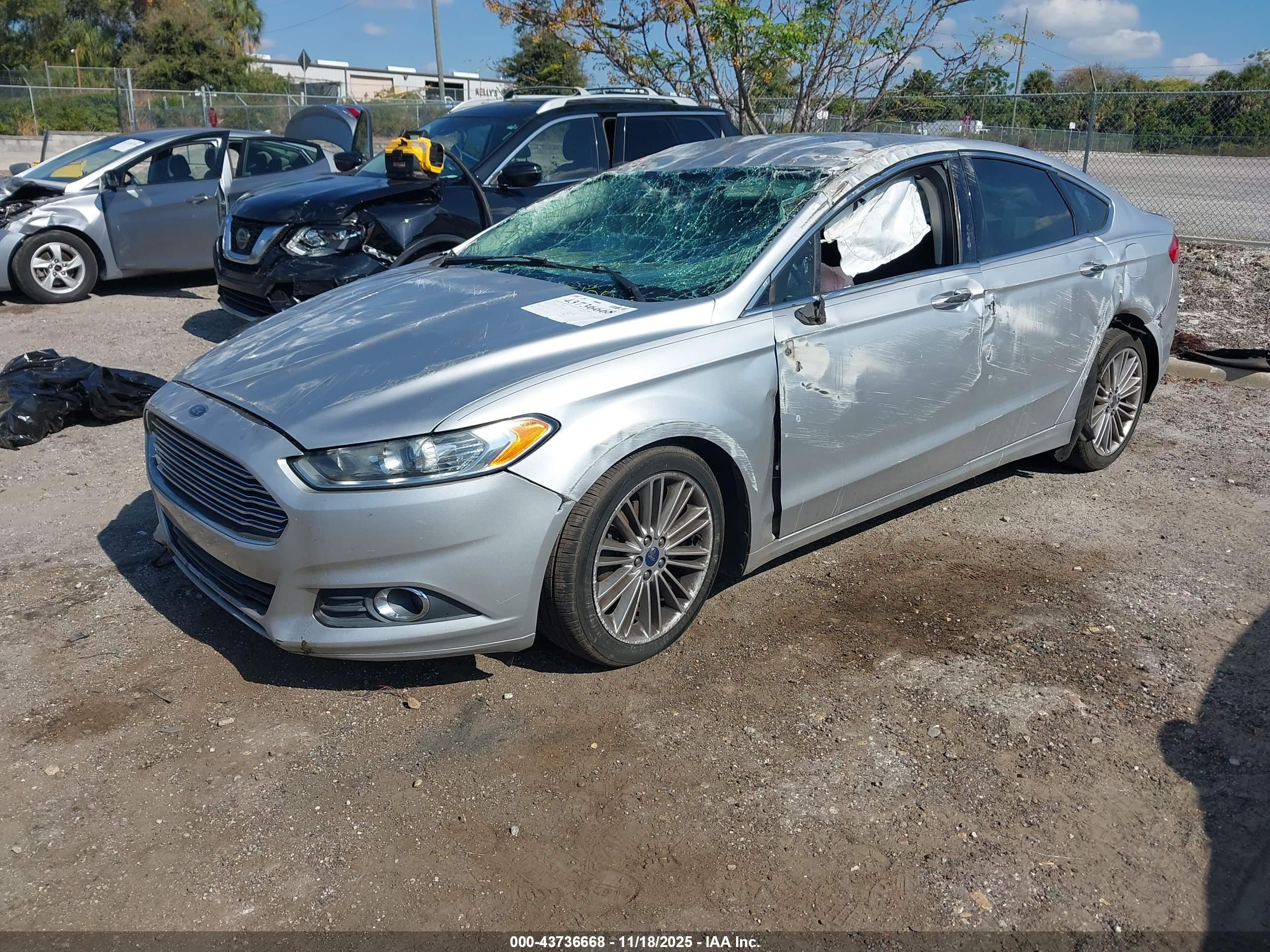 FORD FUSION image 2