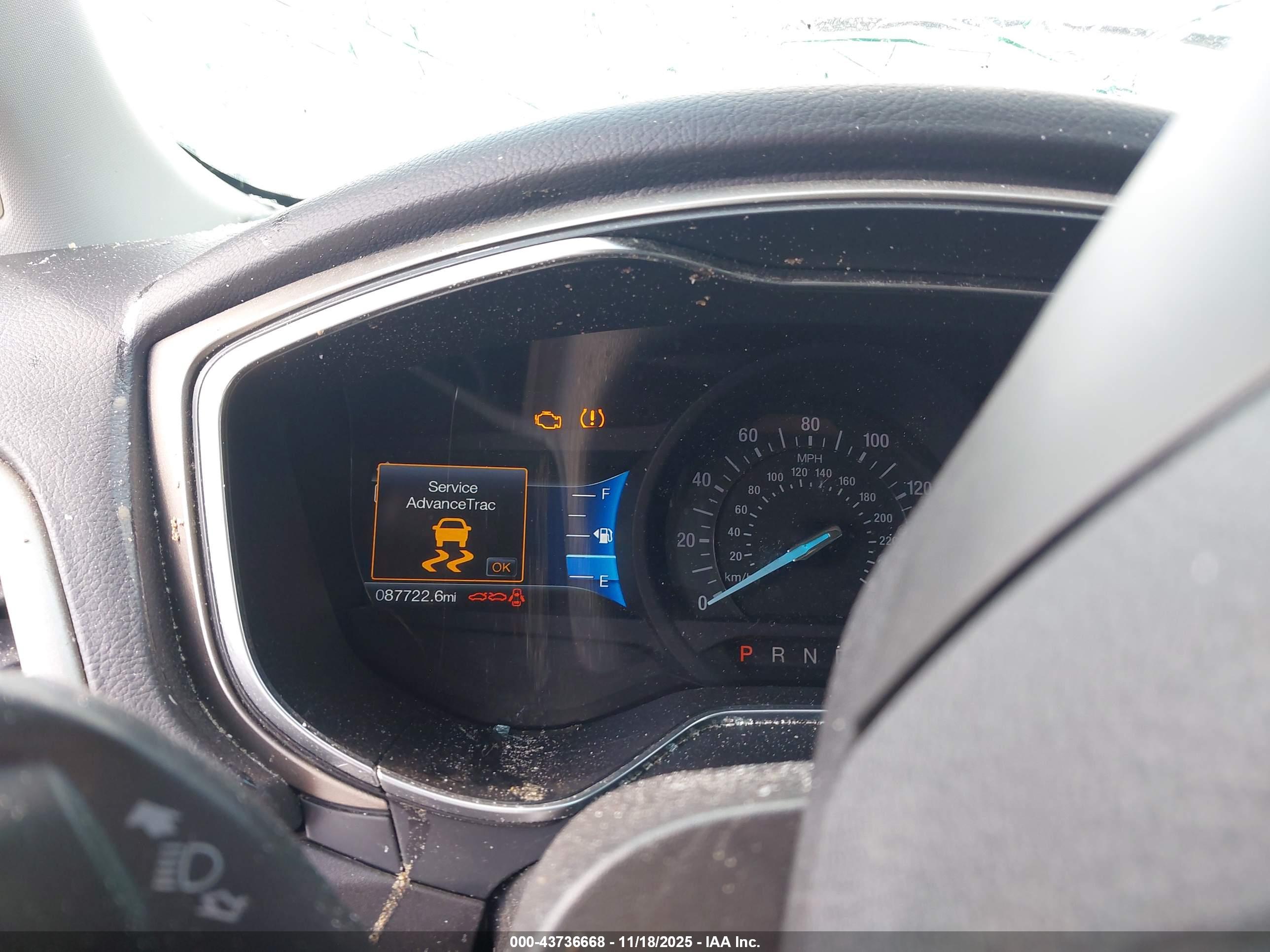 FORD FUSION image 7