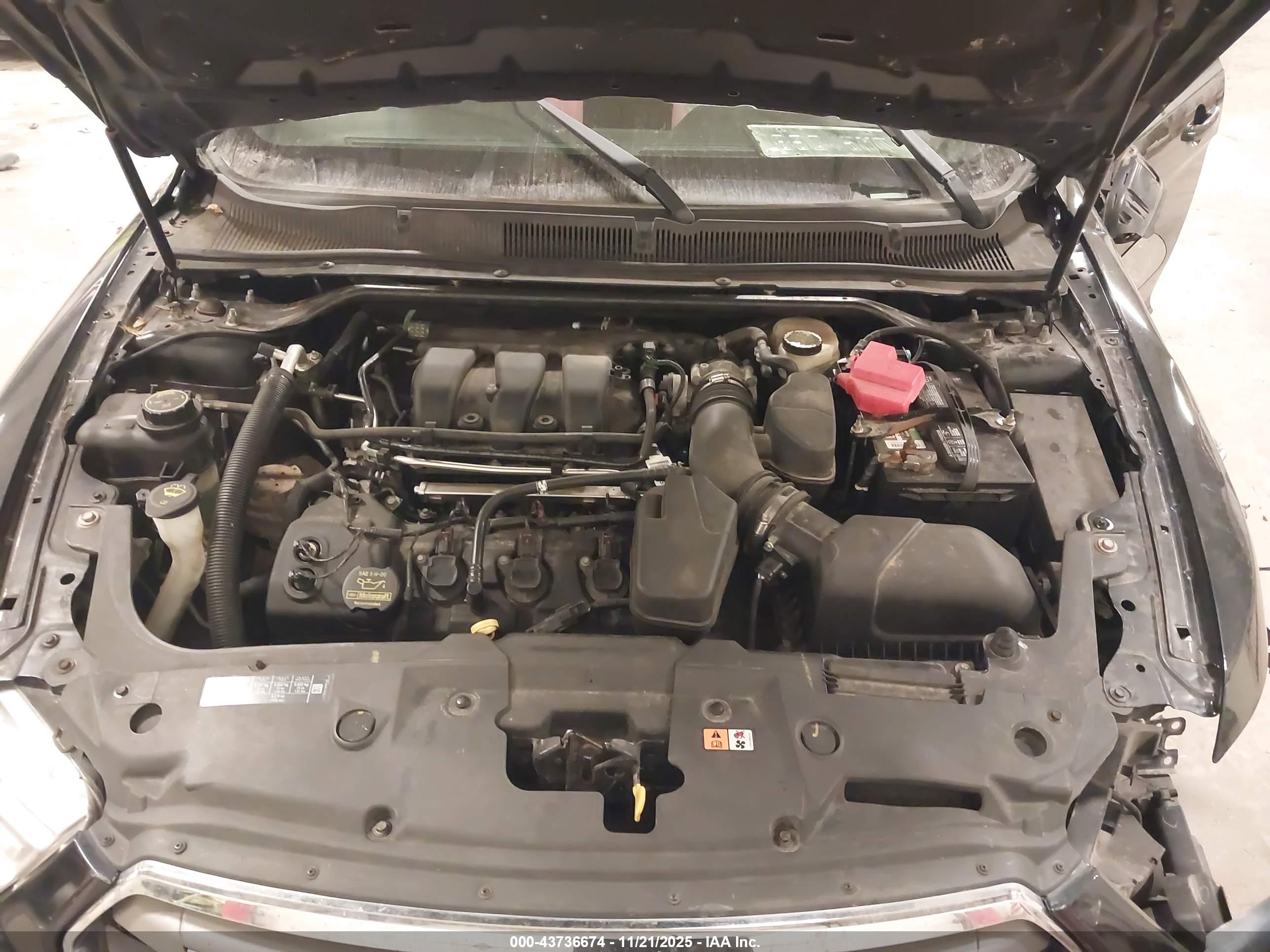 FORD TAURUS image 10