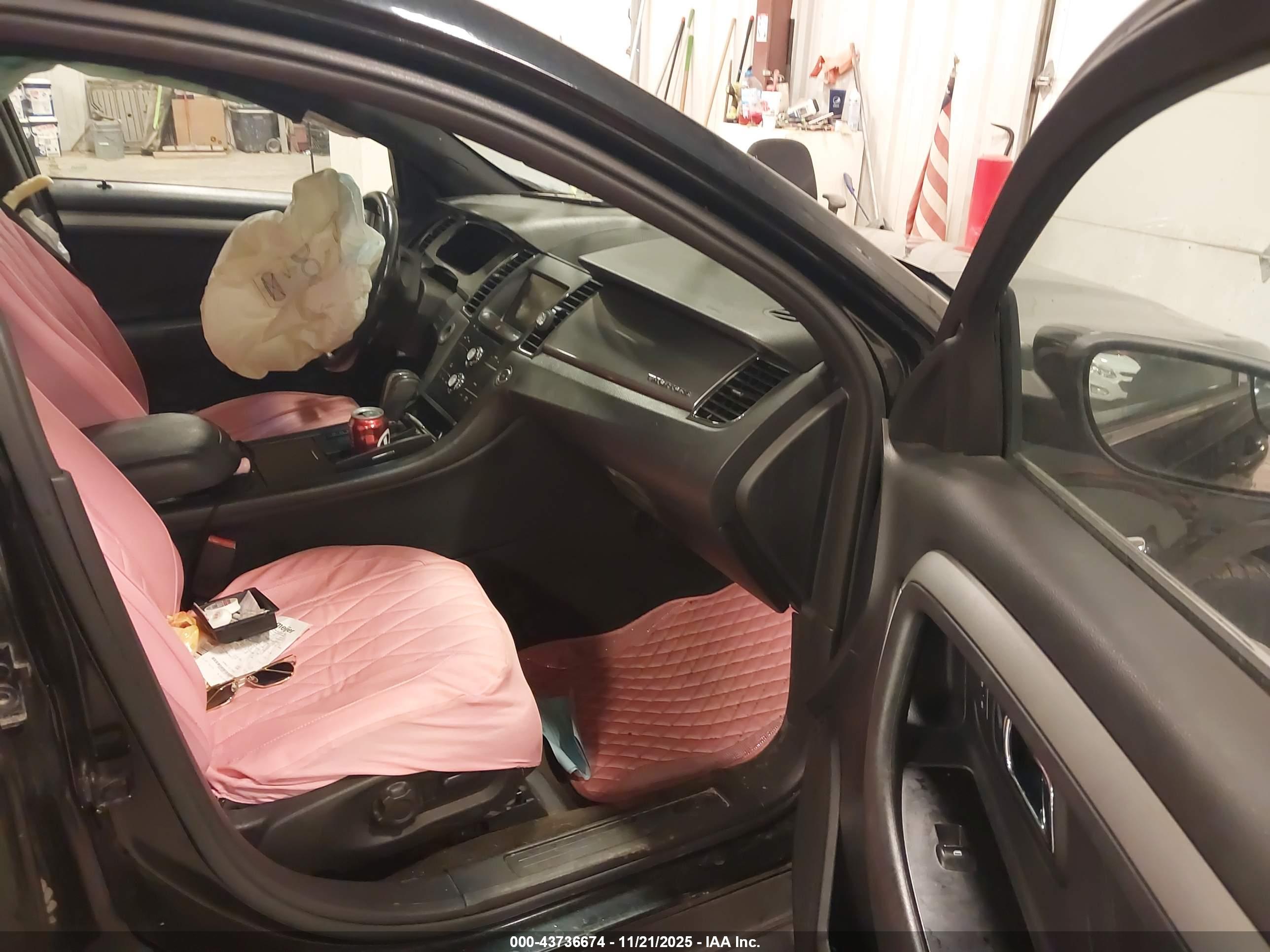 FORD TAURUS image 5