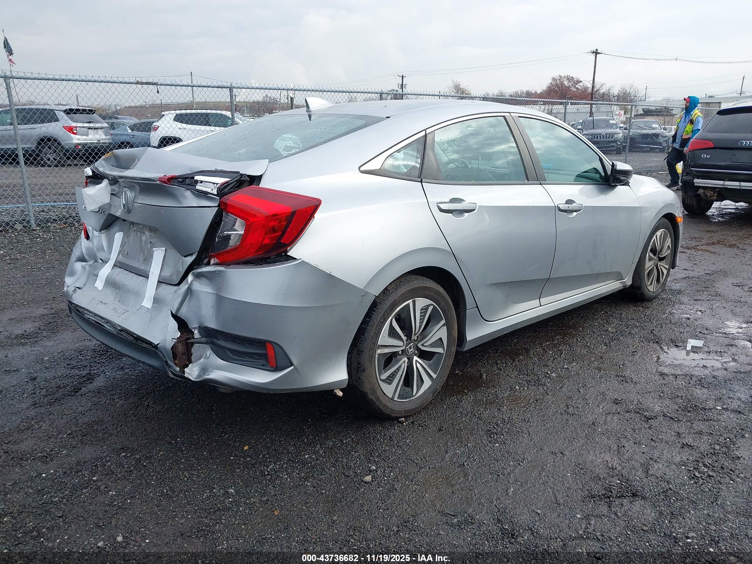 HONDA CIVIC image 4