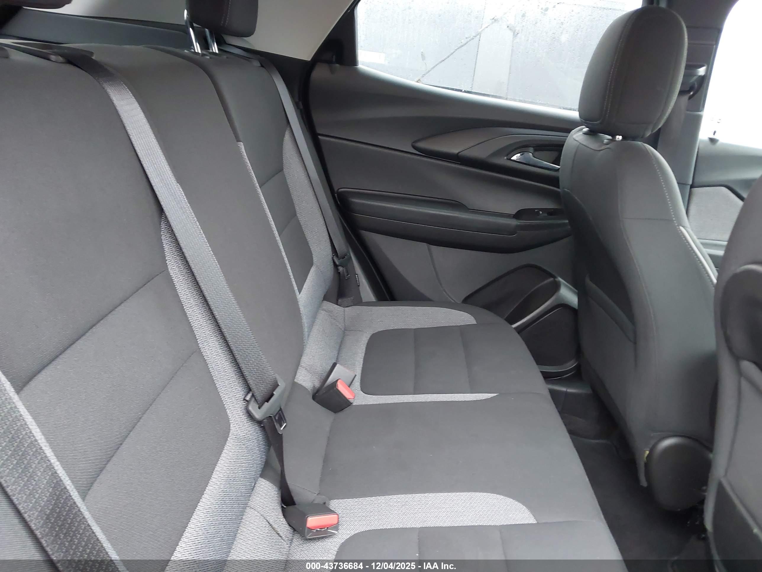 CHEVROLET TRAILBLAZER image 8