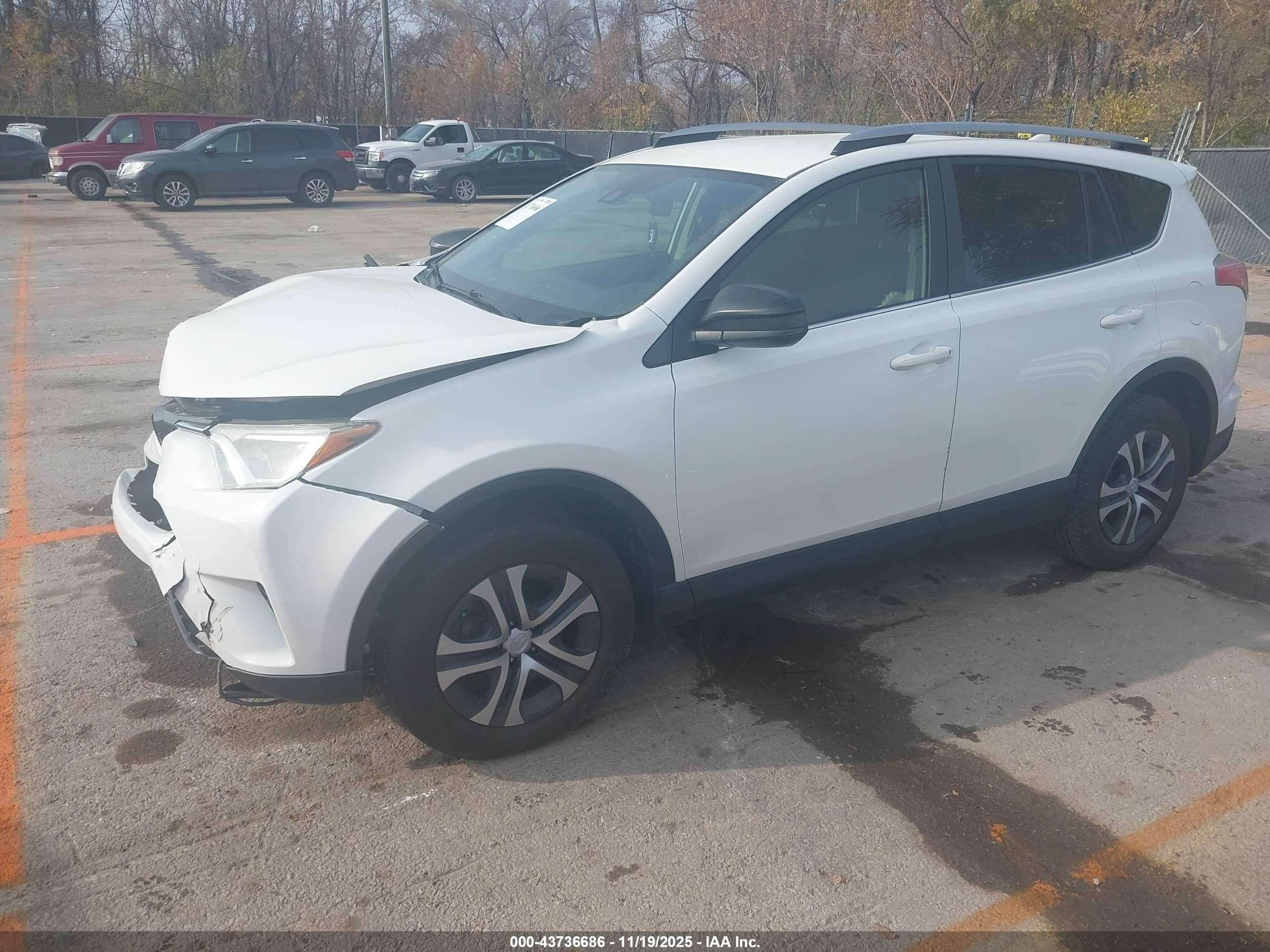 TOYOTA RAV4 image 2