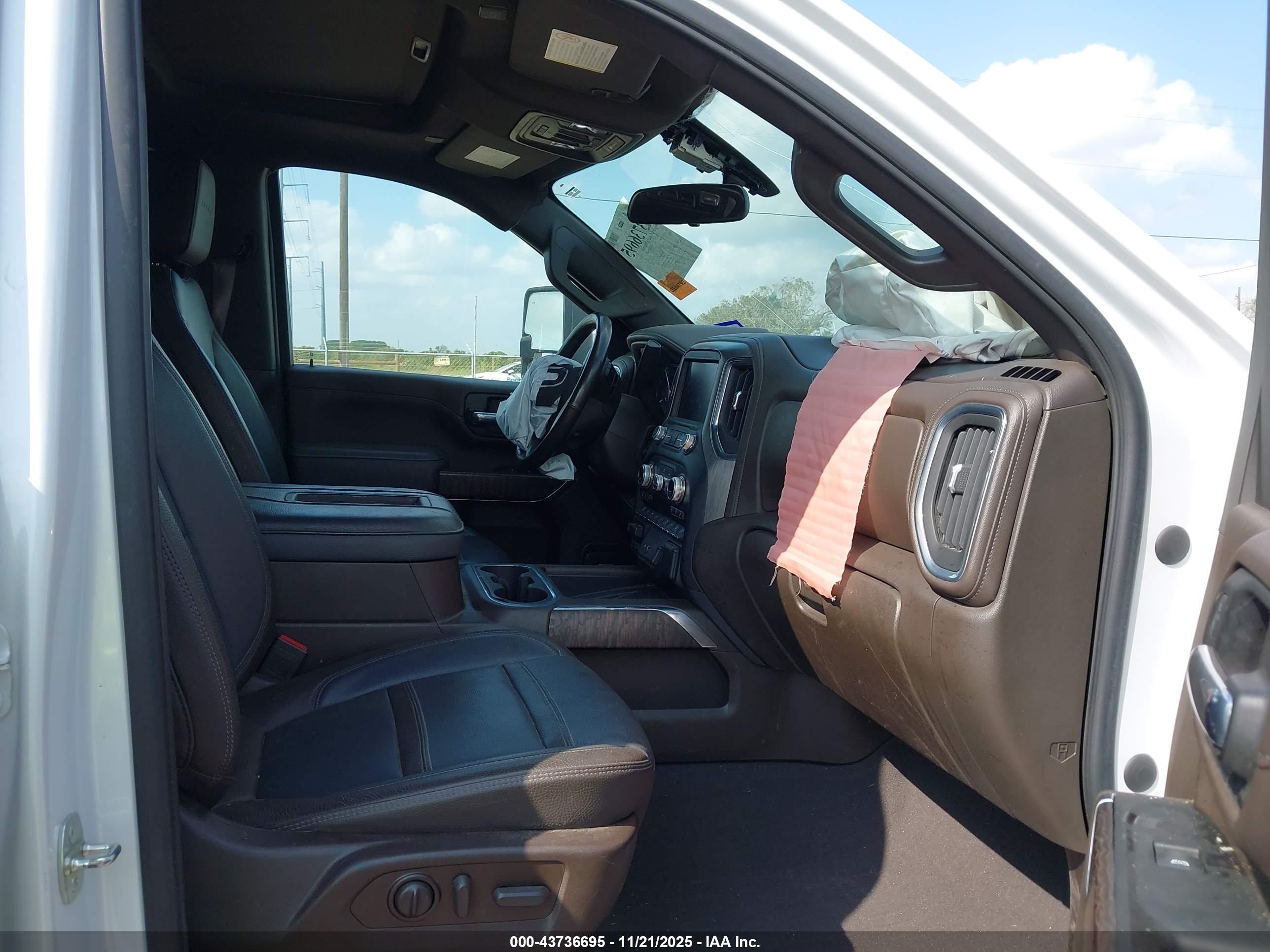 GMC SIERRA image 5