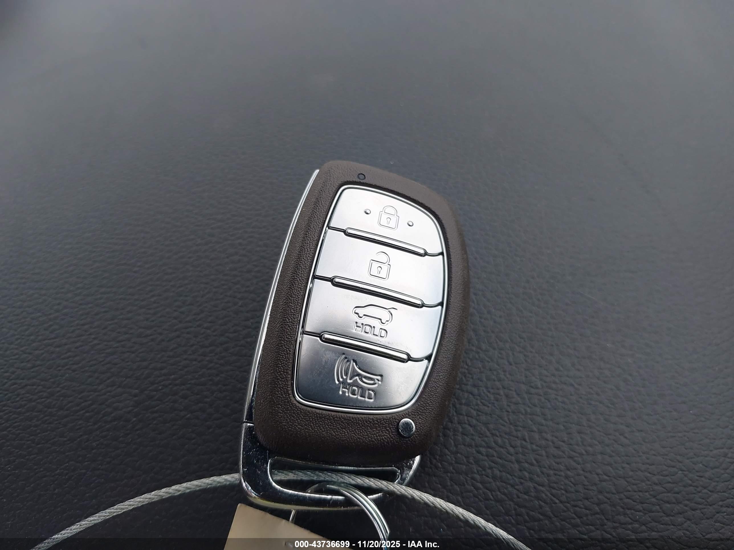 HYUNDAI TUCSON image 11