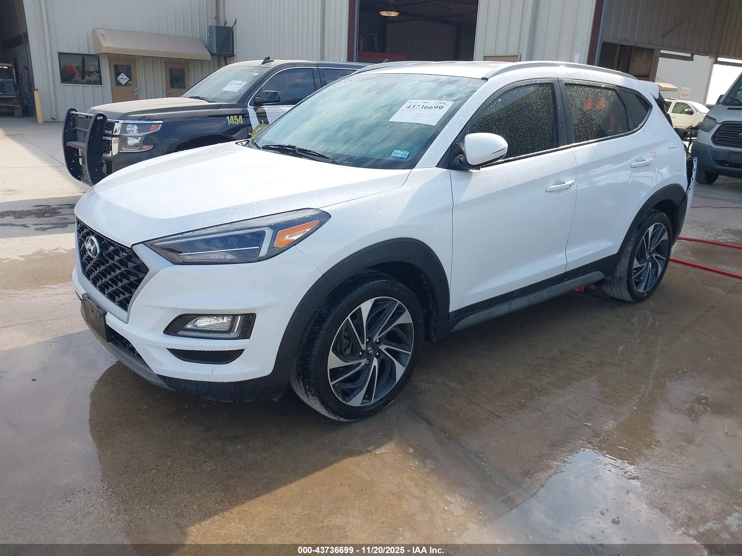 HYUNDAI TUCSON image 2