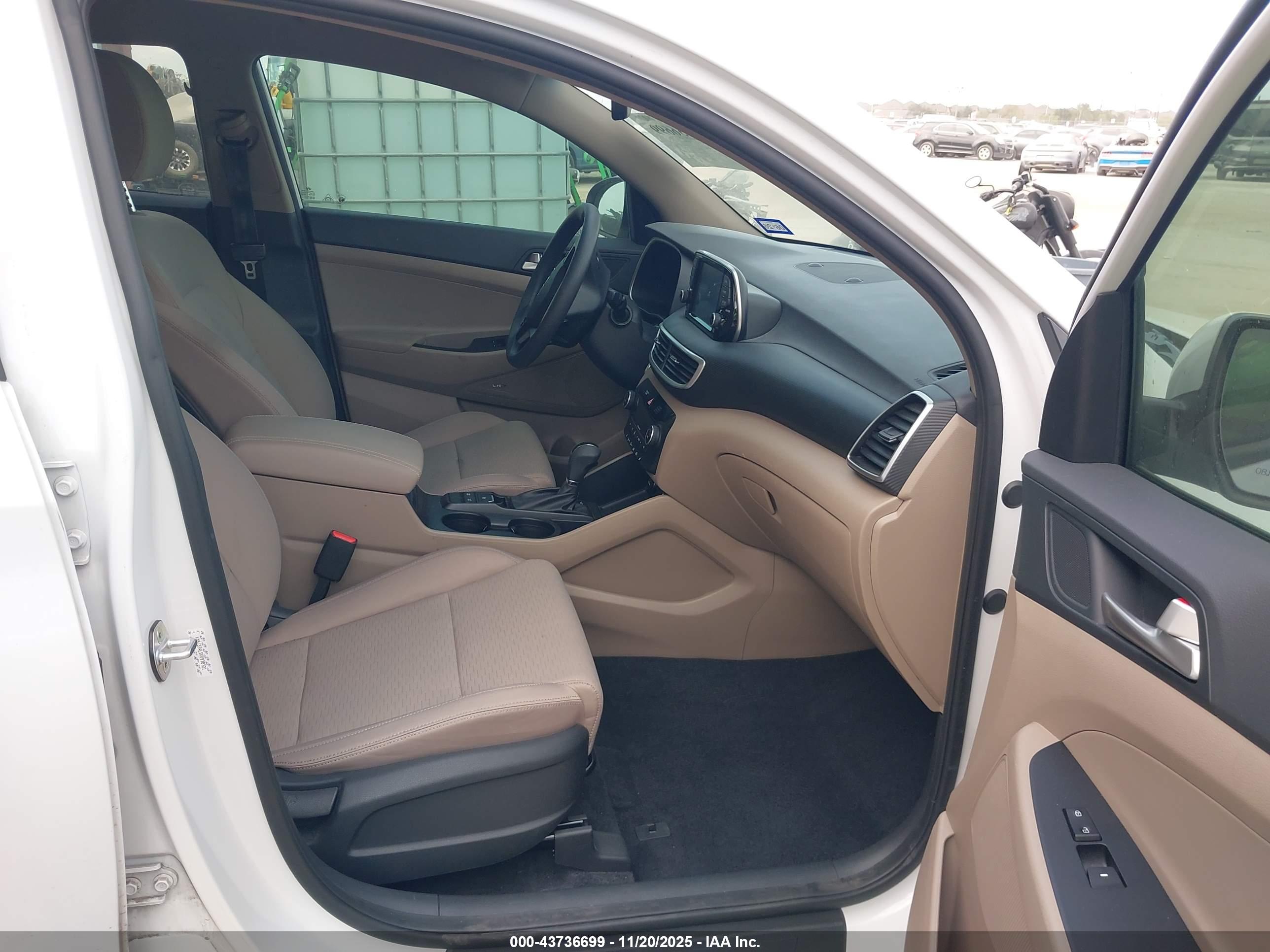 HYUNDAI TUCSON image 5