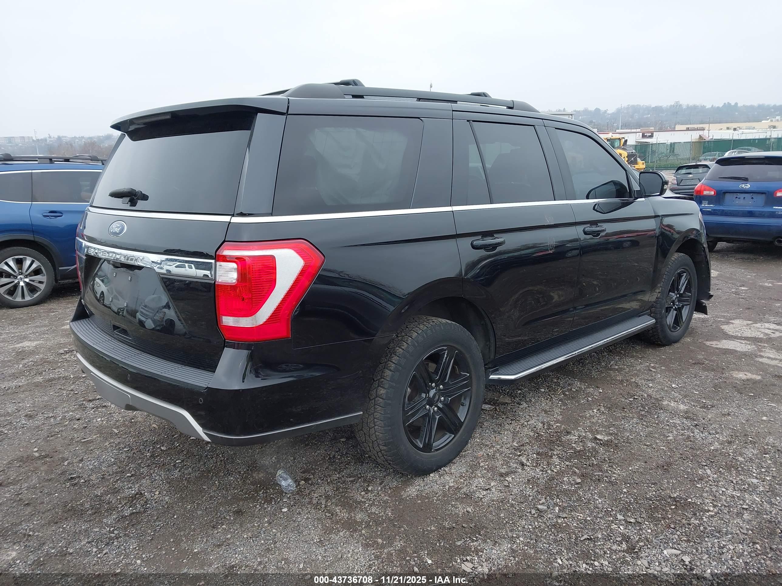 FORD EXPEDITION image 4