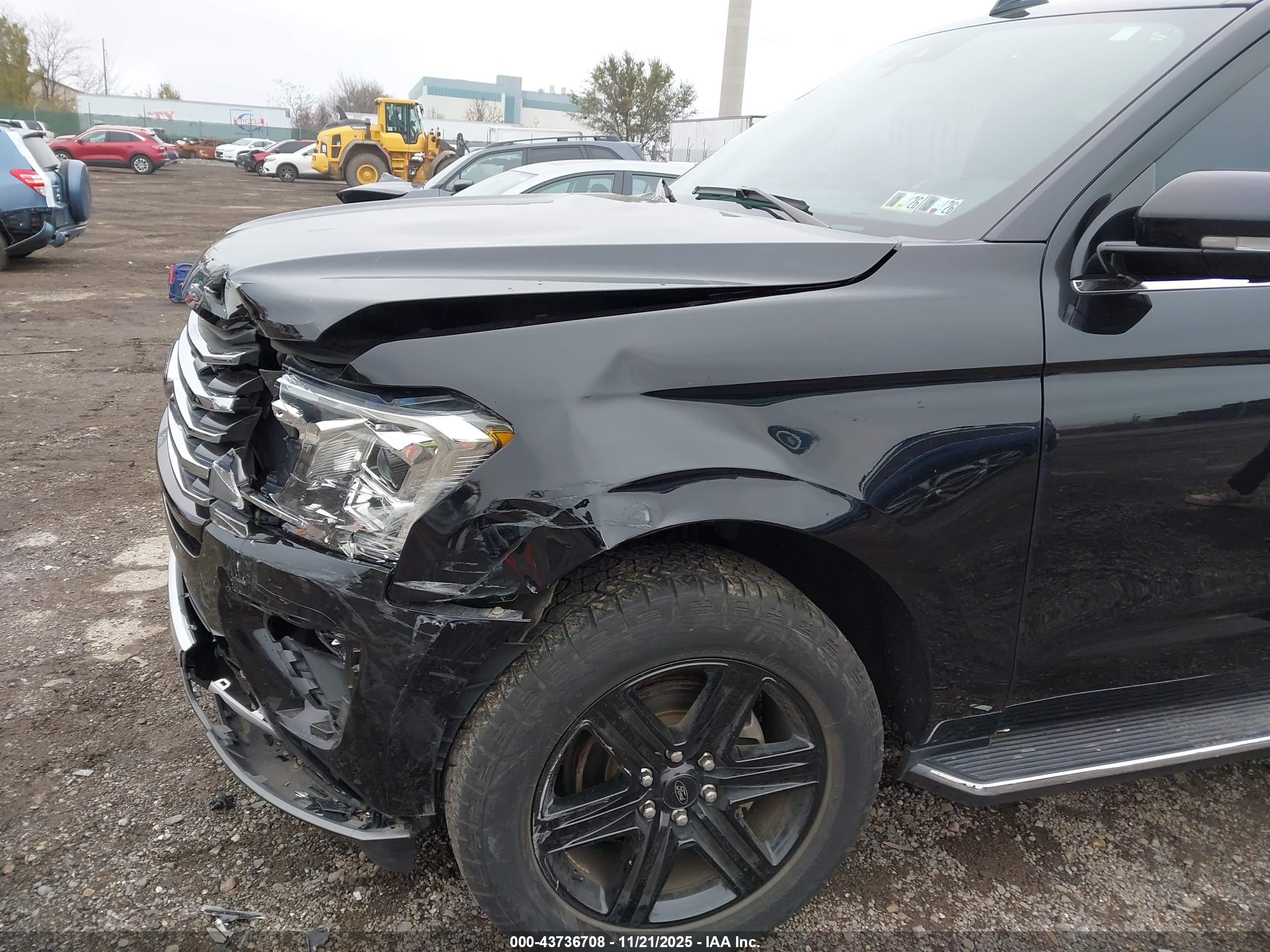 FORD EXPEDITION image 6