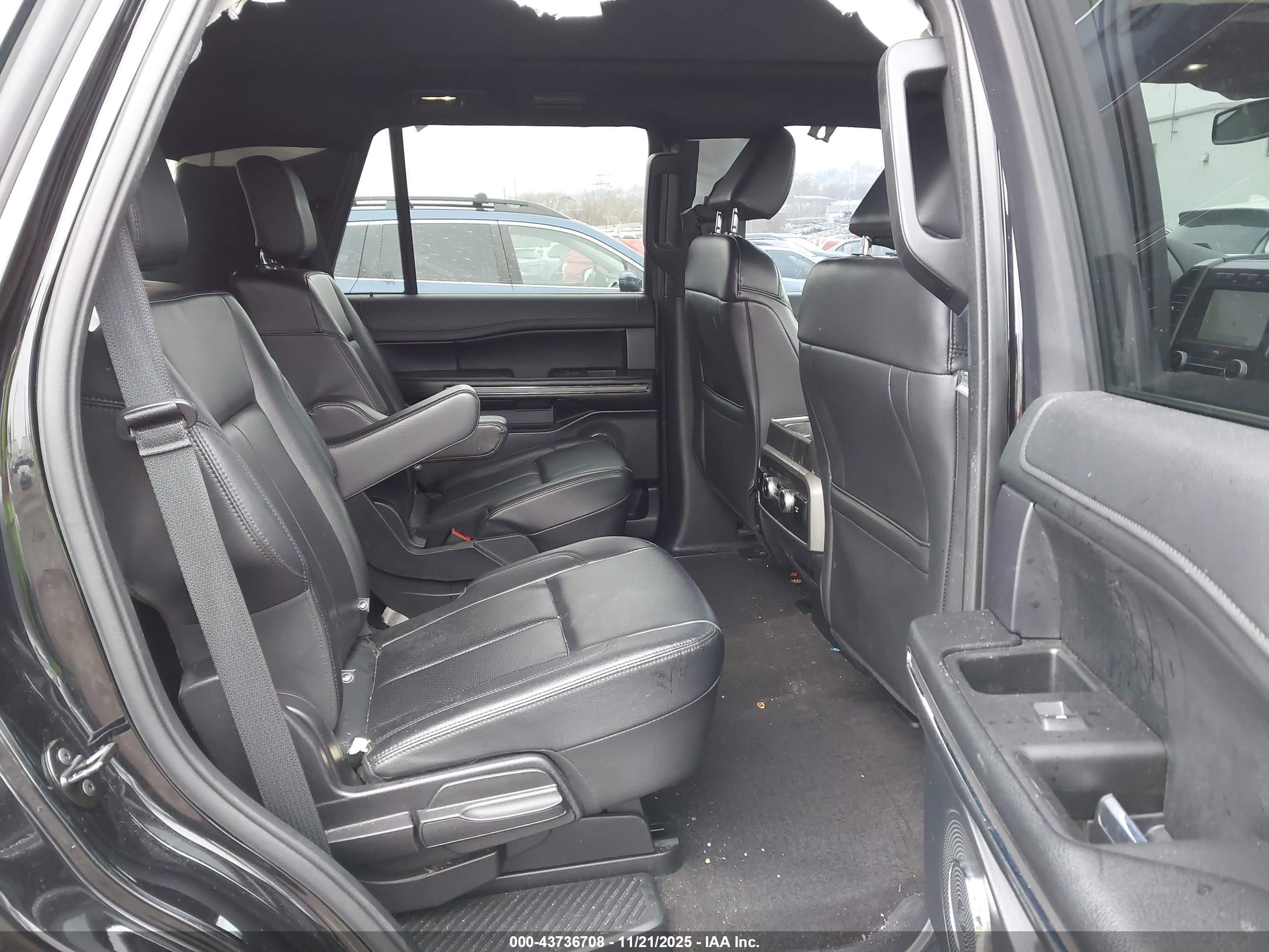 FORD EXPEDITION image 8