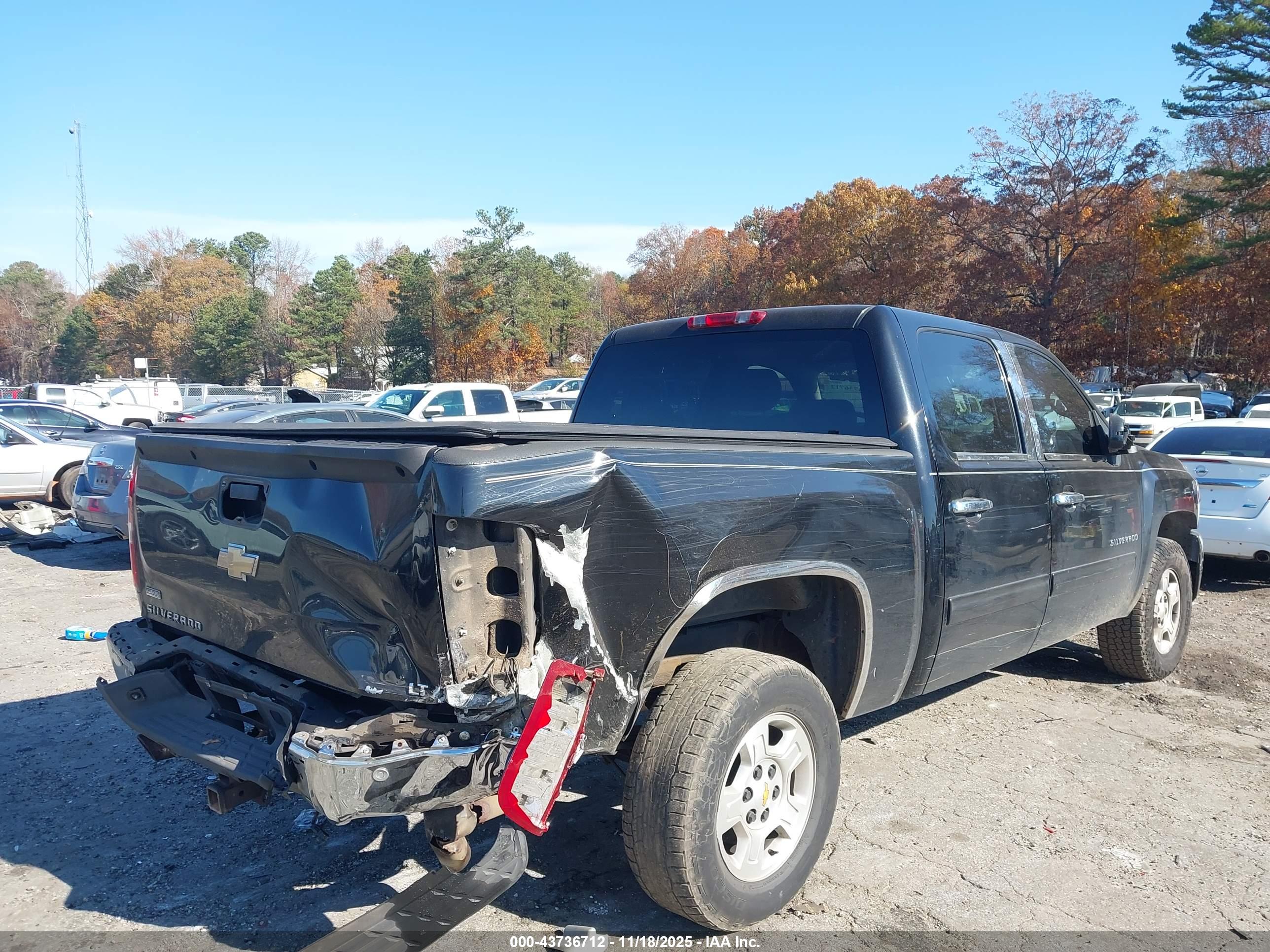 CHEVROLET SILVERADO image 6
