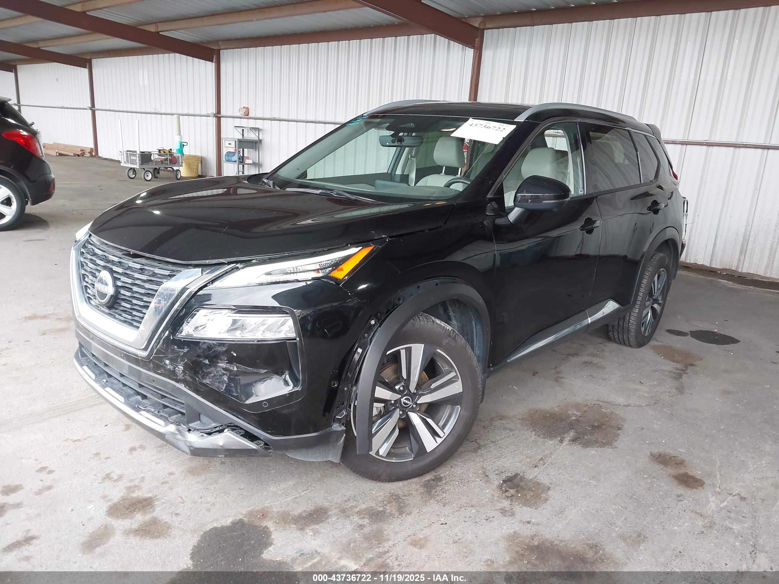 NISSAN ROGUE image 2